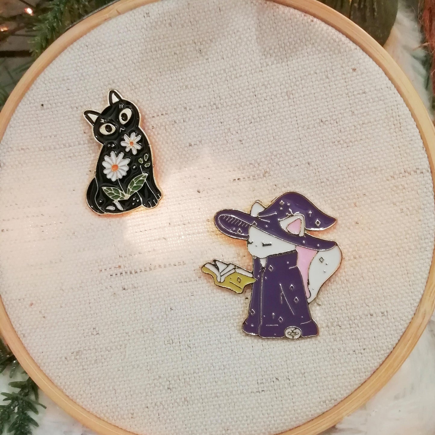 Magnetic needle holder / needle minder "Wizard cat" and "Flower cat"