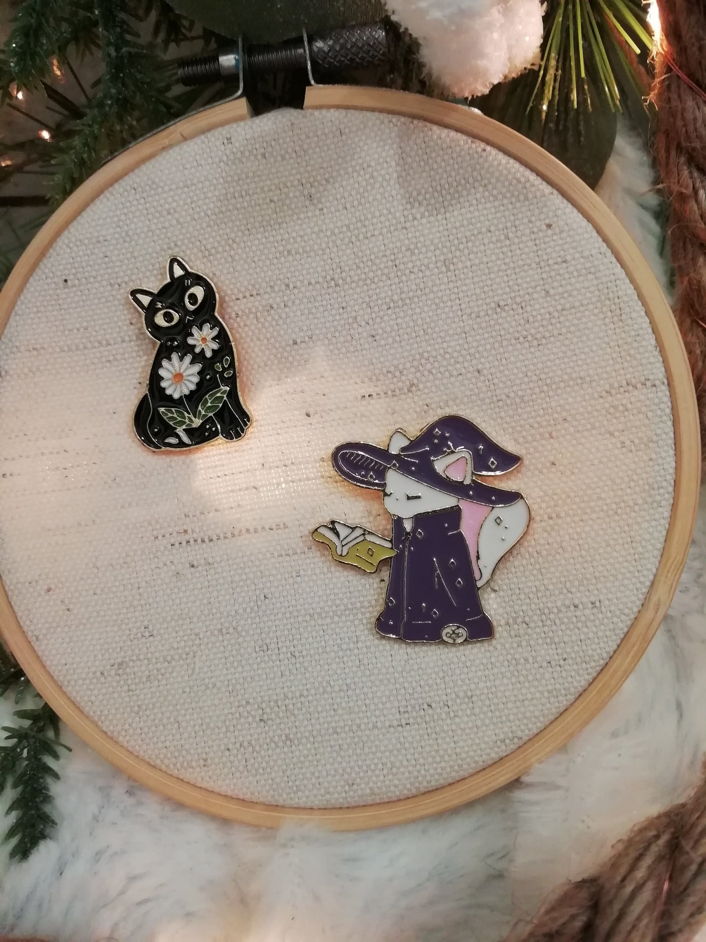Magnetic needle holder / needle minder "Wizard cat" and "Flower cat"