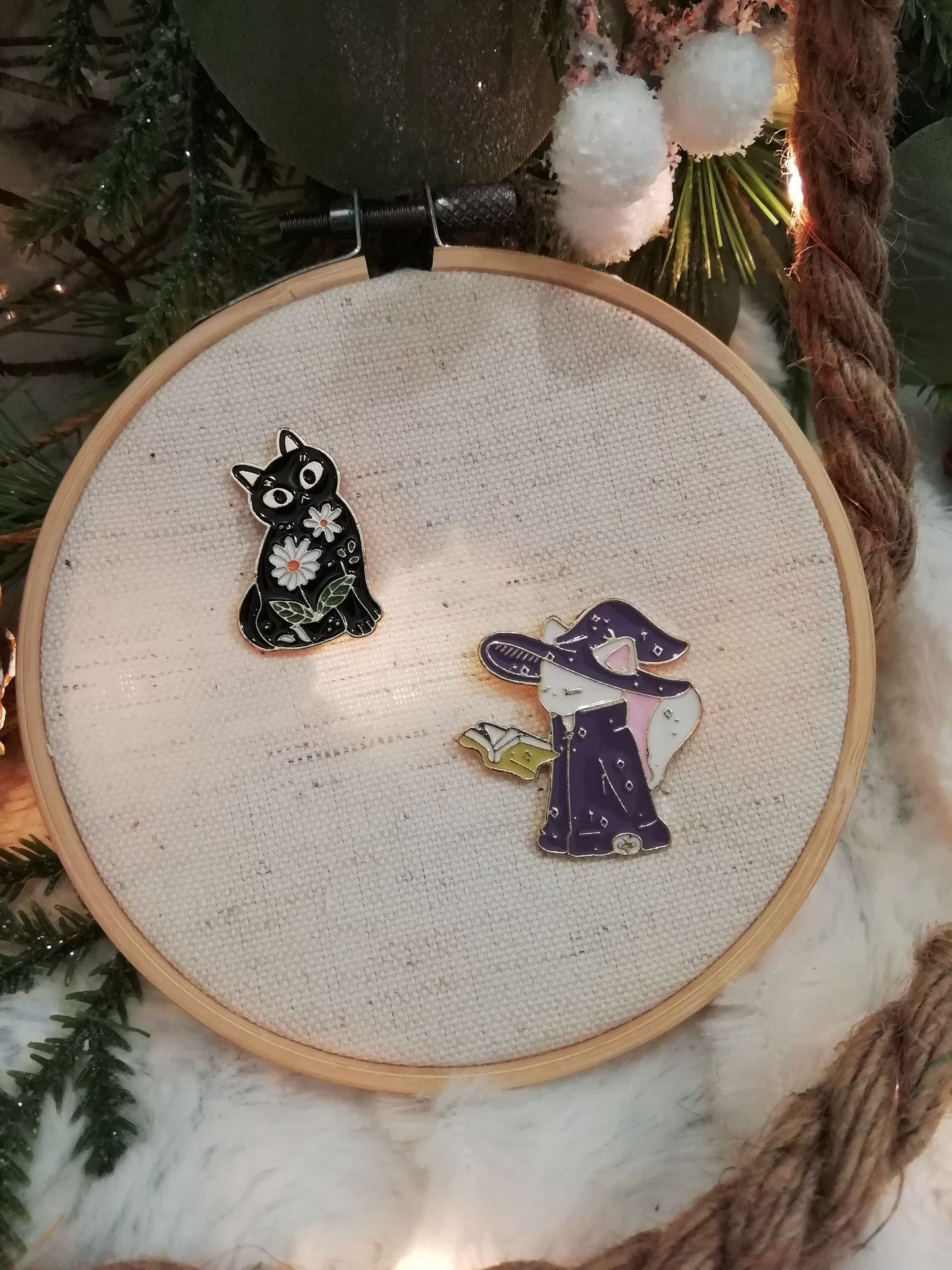 Magnetic needle holder / needle minder "Wizard cat" and "Flower cat"