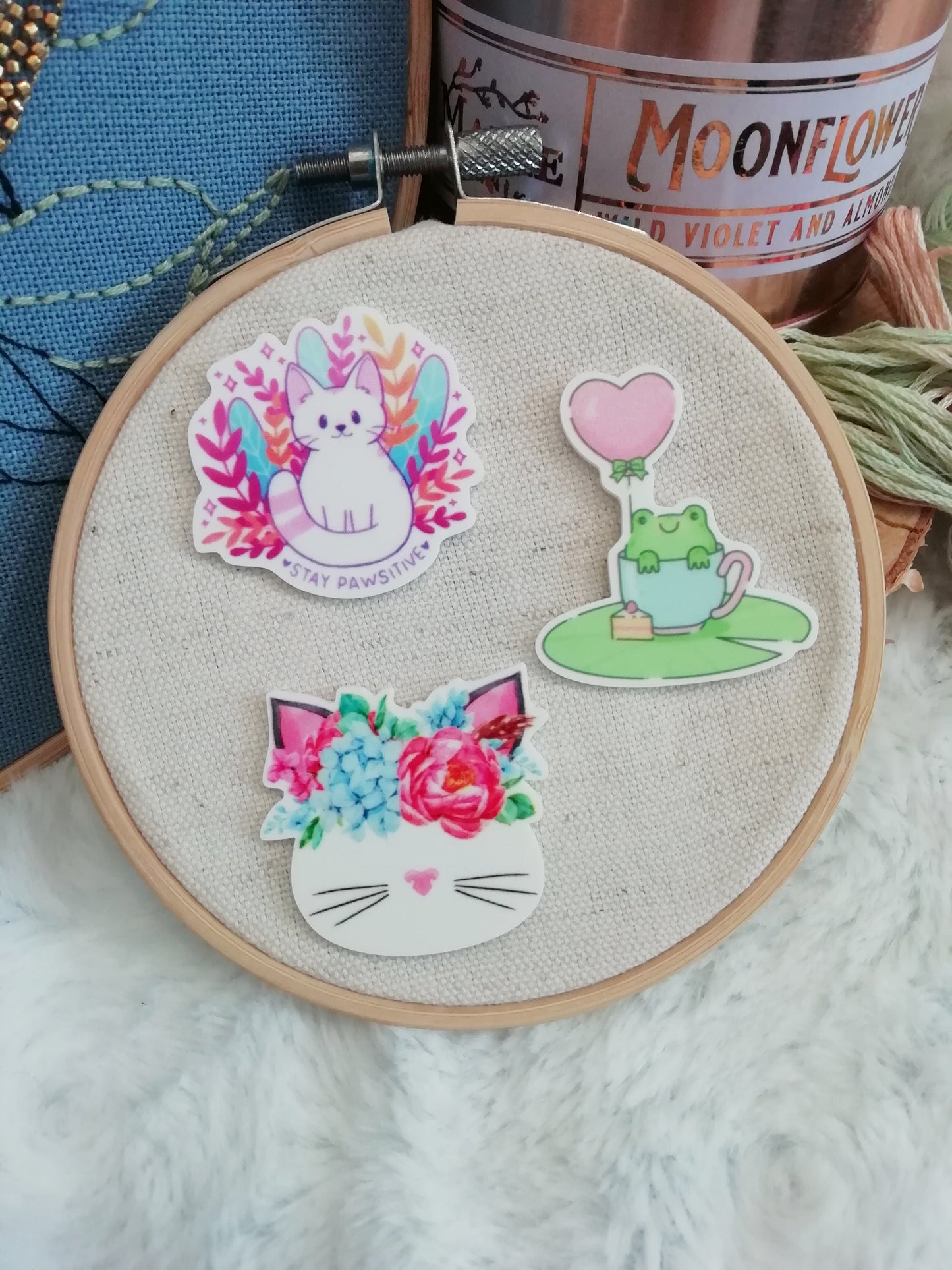 Porte aiguille aimanté / needle minder "Chat couronne", "Stay pawsitive" ou "Grenouille in love"