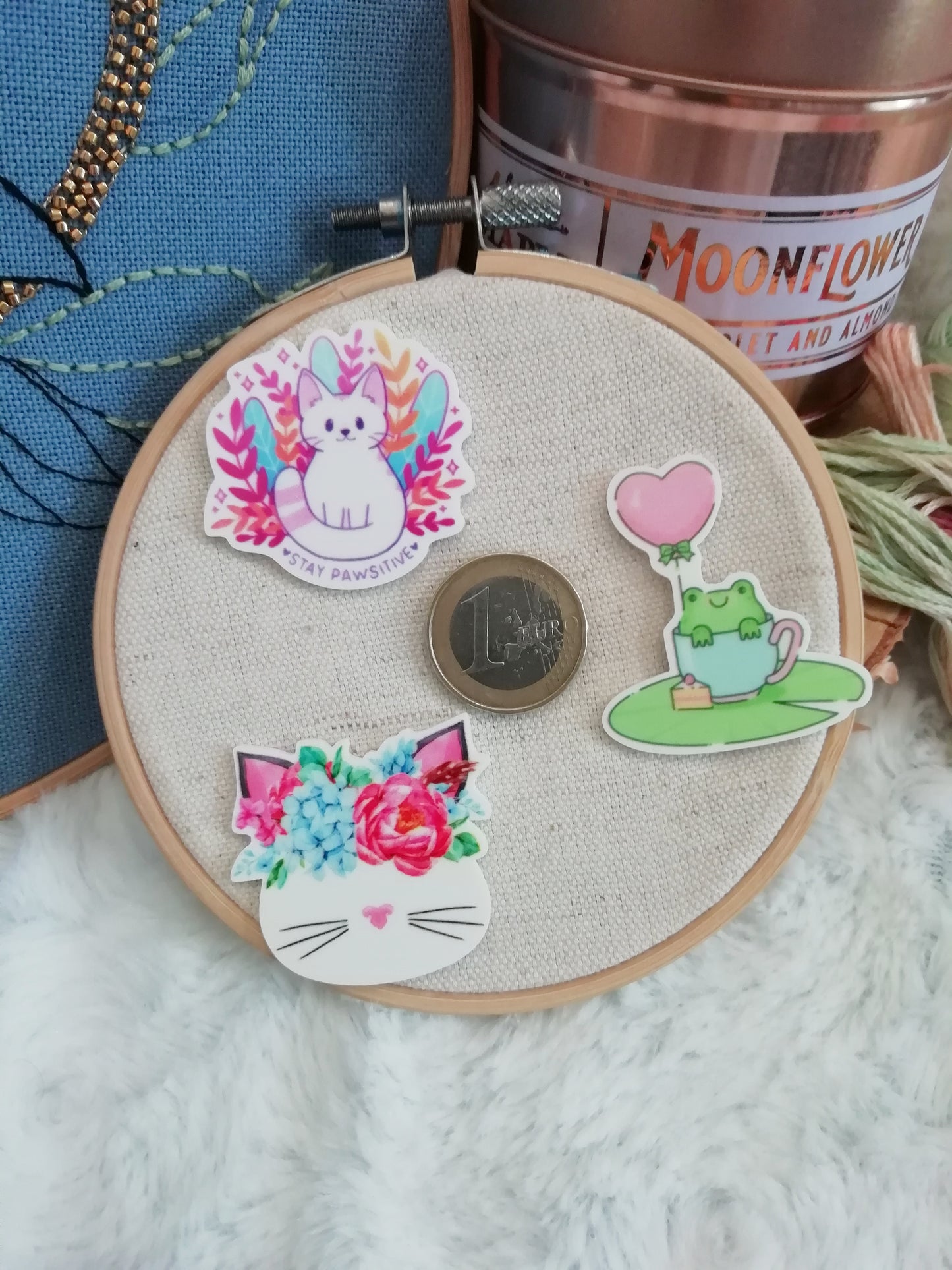 Porte aiguille aimanté / needle minder "Chat couronne", "Stay pawsitive" ou "Grenouille in love"
