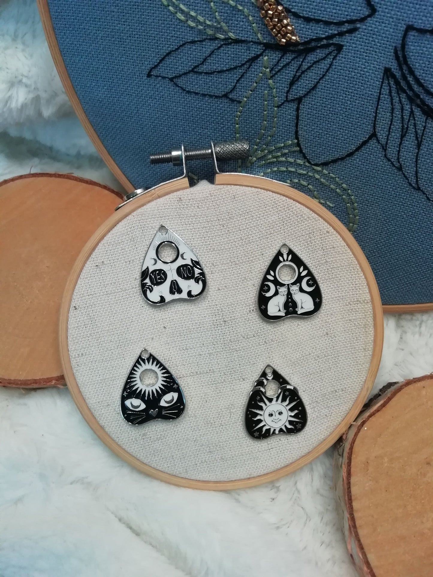 Magnetic needle holder for embroidery "Ouija drops"