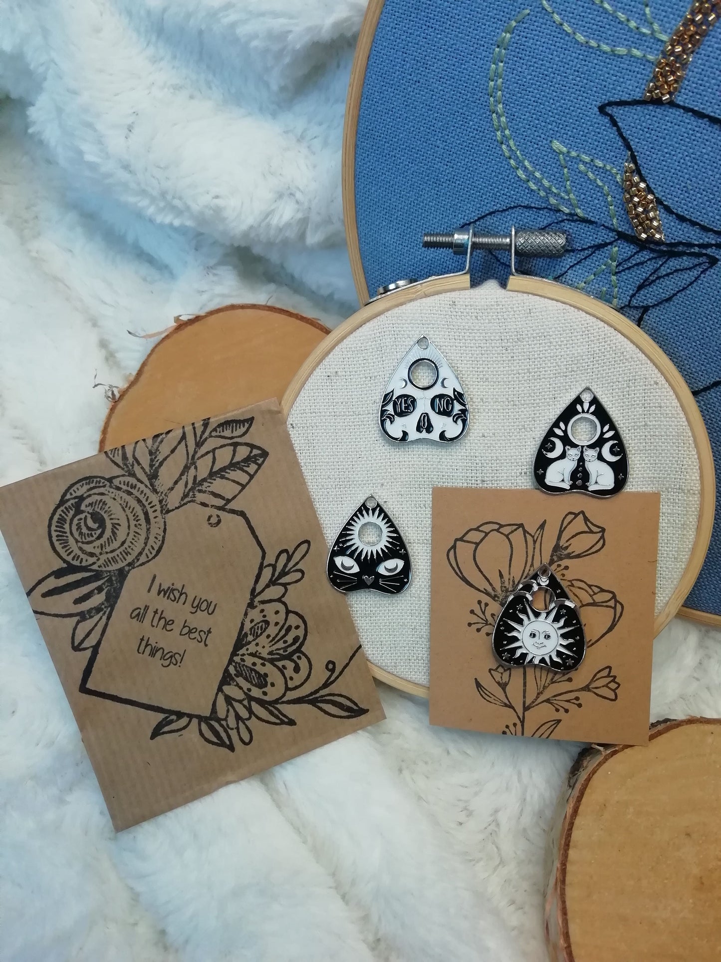 Magnetic needle holder for embroidery "Ouija drops"