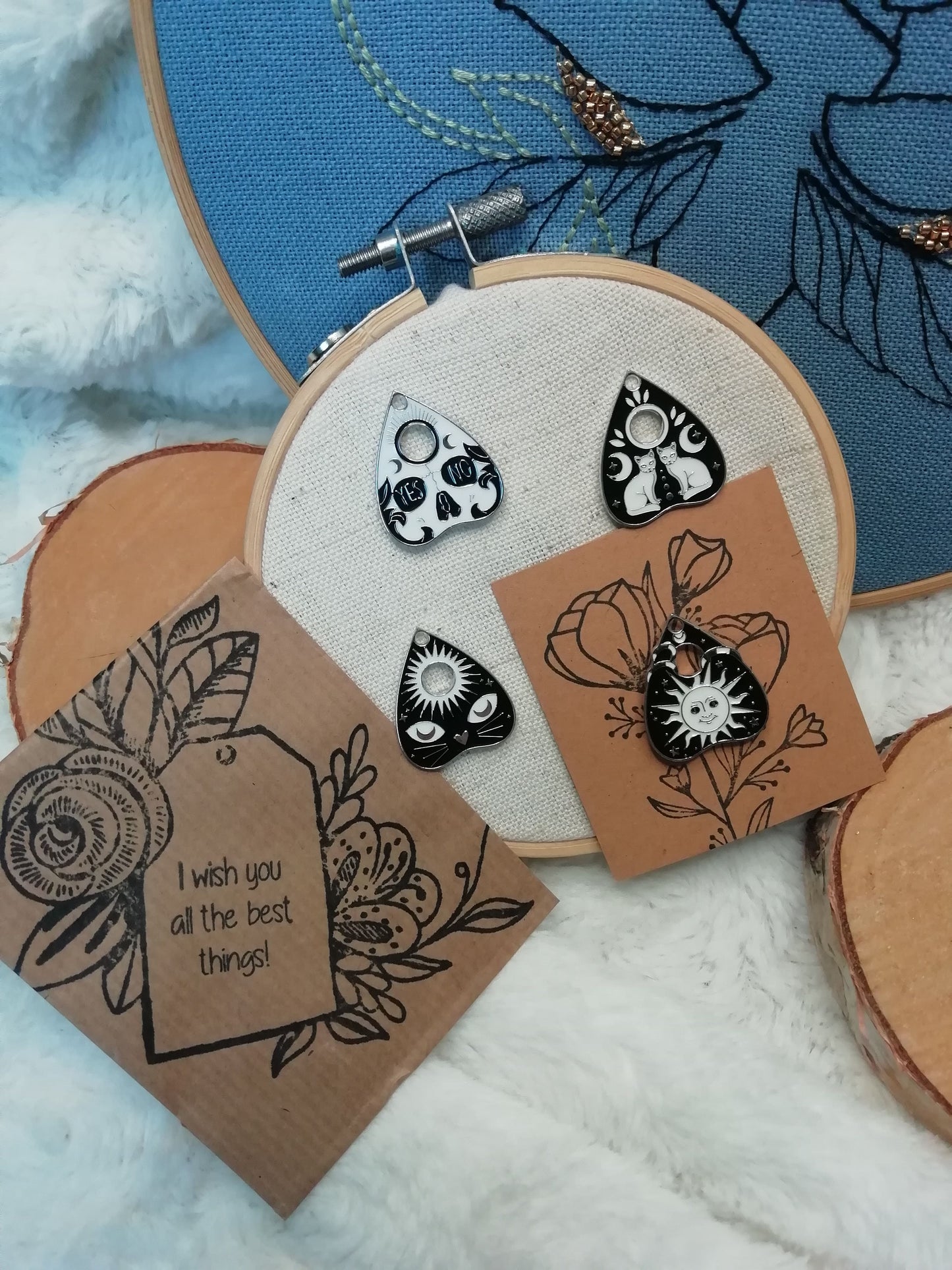 Magnetic needle holder for embroidery "Ouija drops"