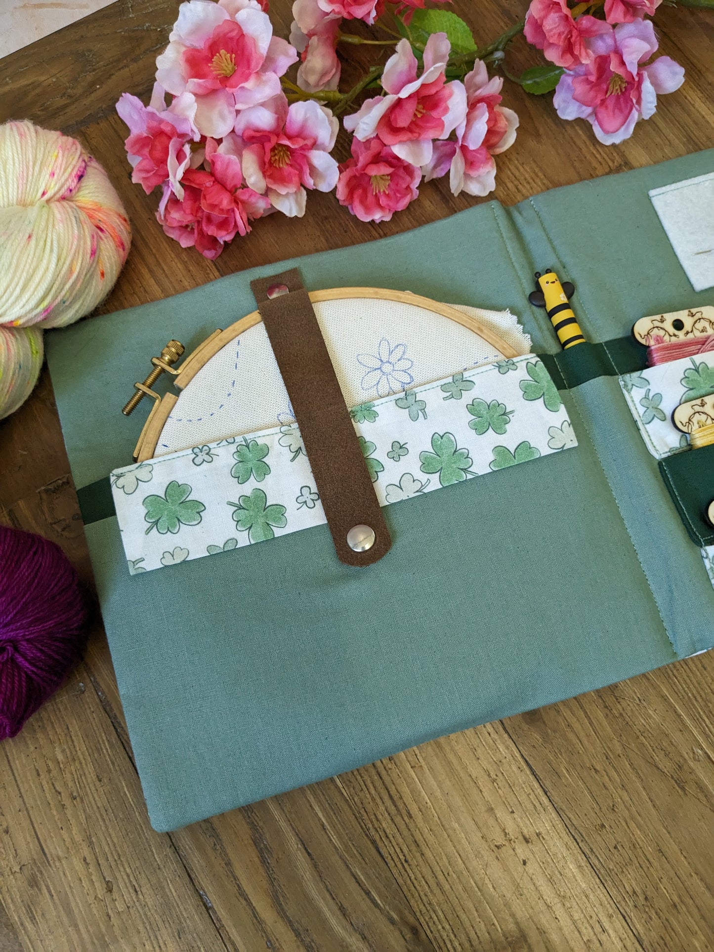 Pochette à broderie Trèfles porte bonheur