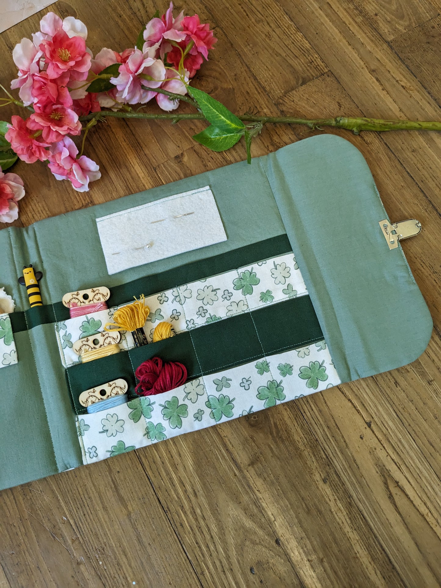 Pochette à broderie Trèfles porte bonheur