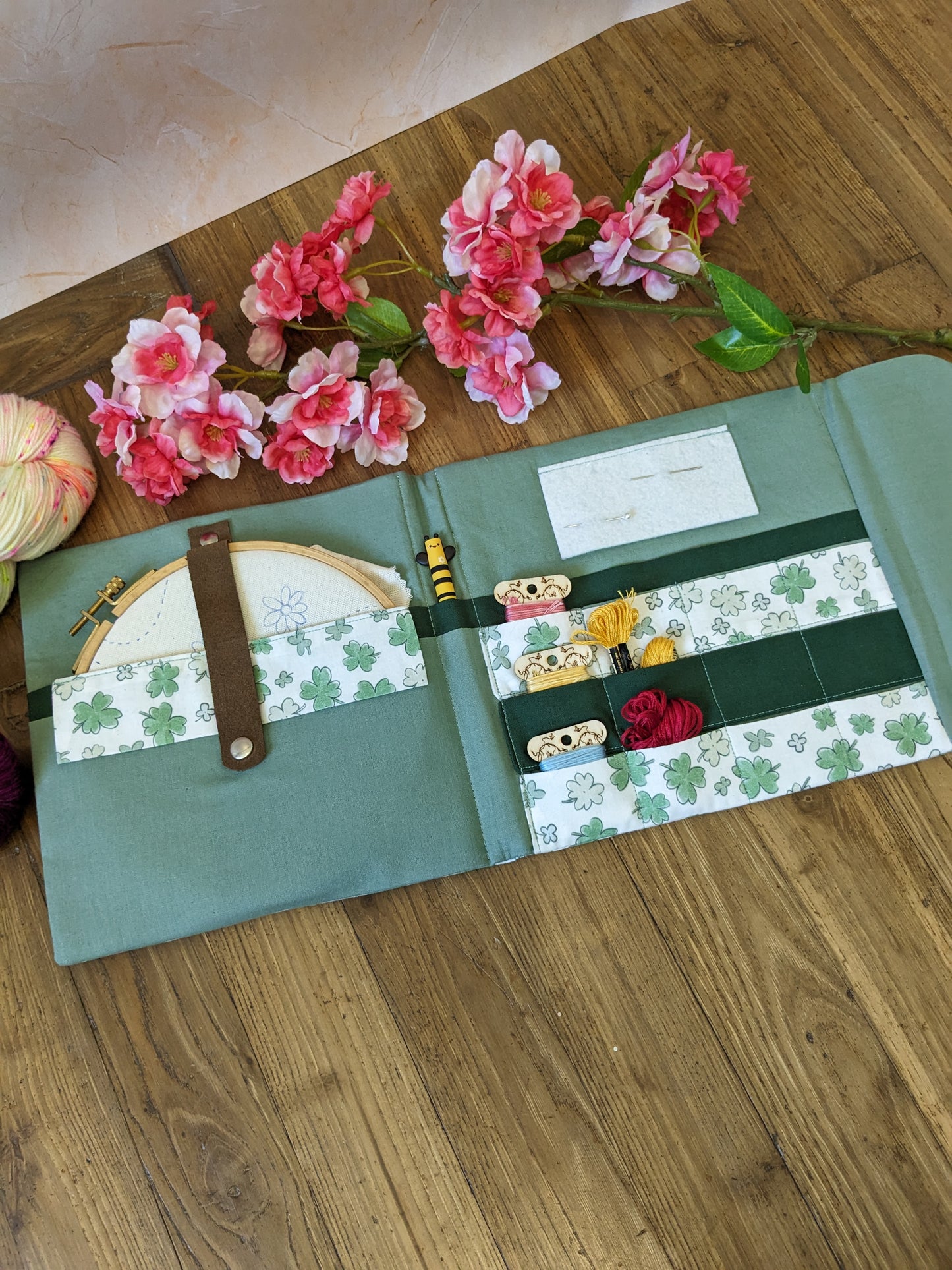 Pochette à broderie Trèfles porte bonheur