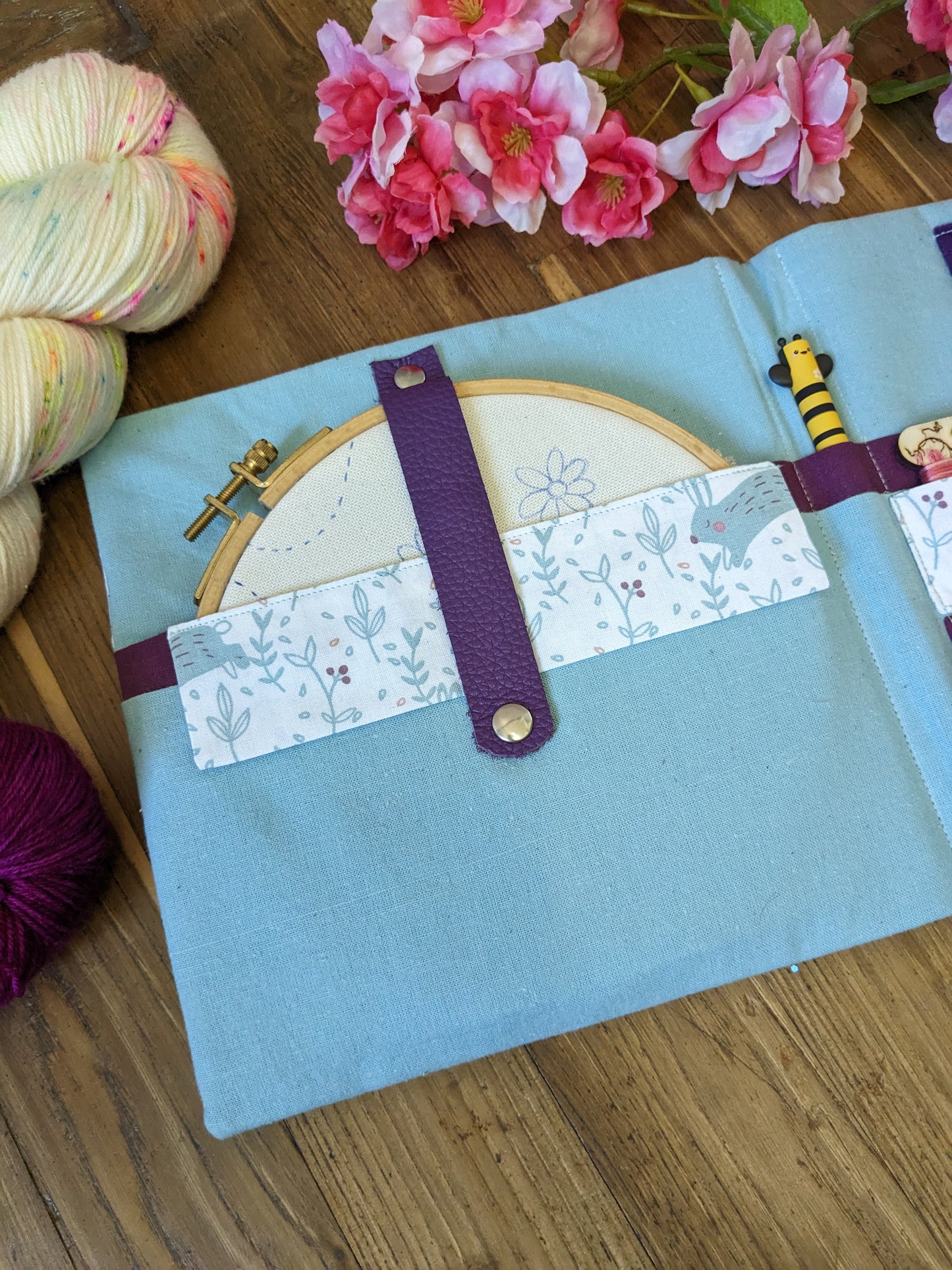 Pochette à broderie Lapins bondissants