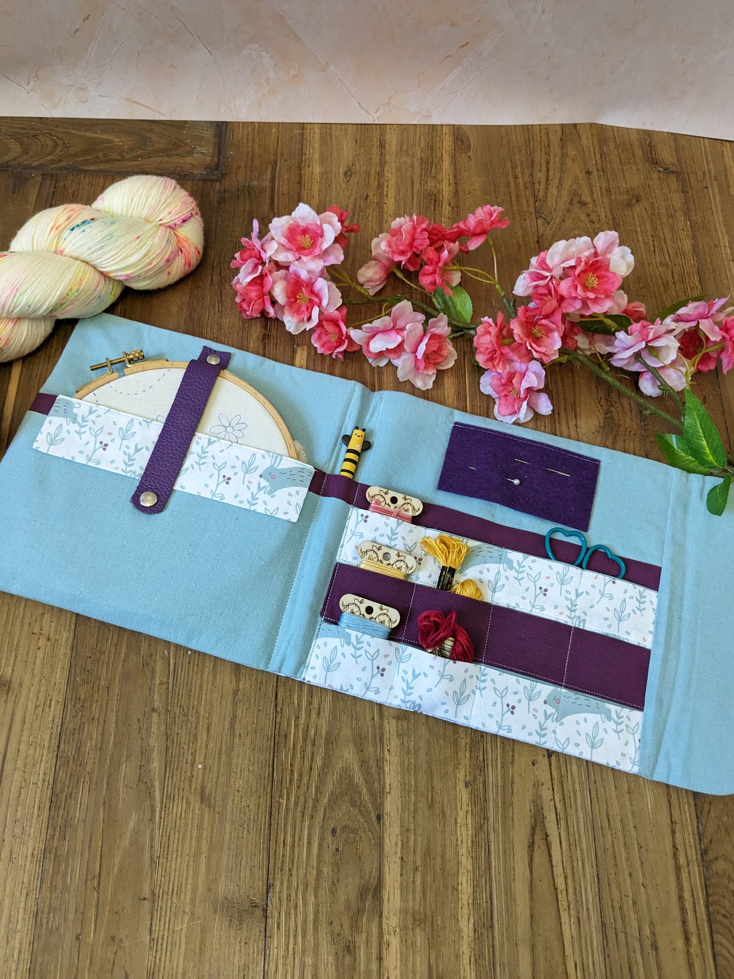 Pochette à broderie Lapins bondissants