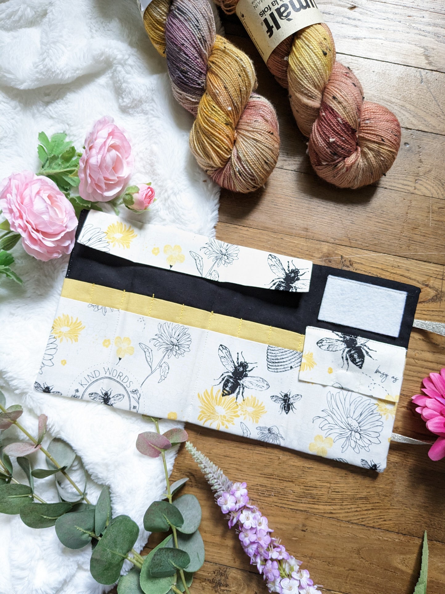 Removable circular needle storage pouch or Tunisian hooks "Kind words" pattern