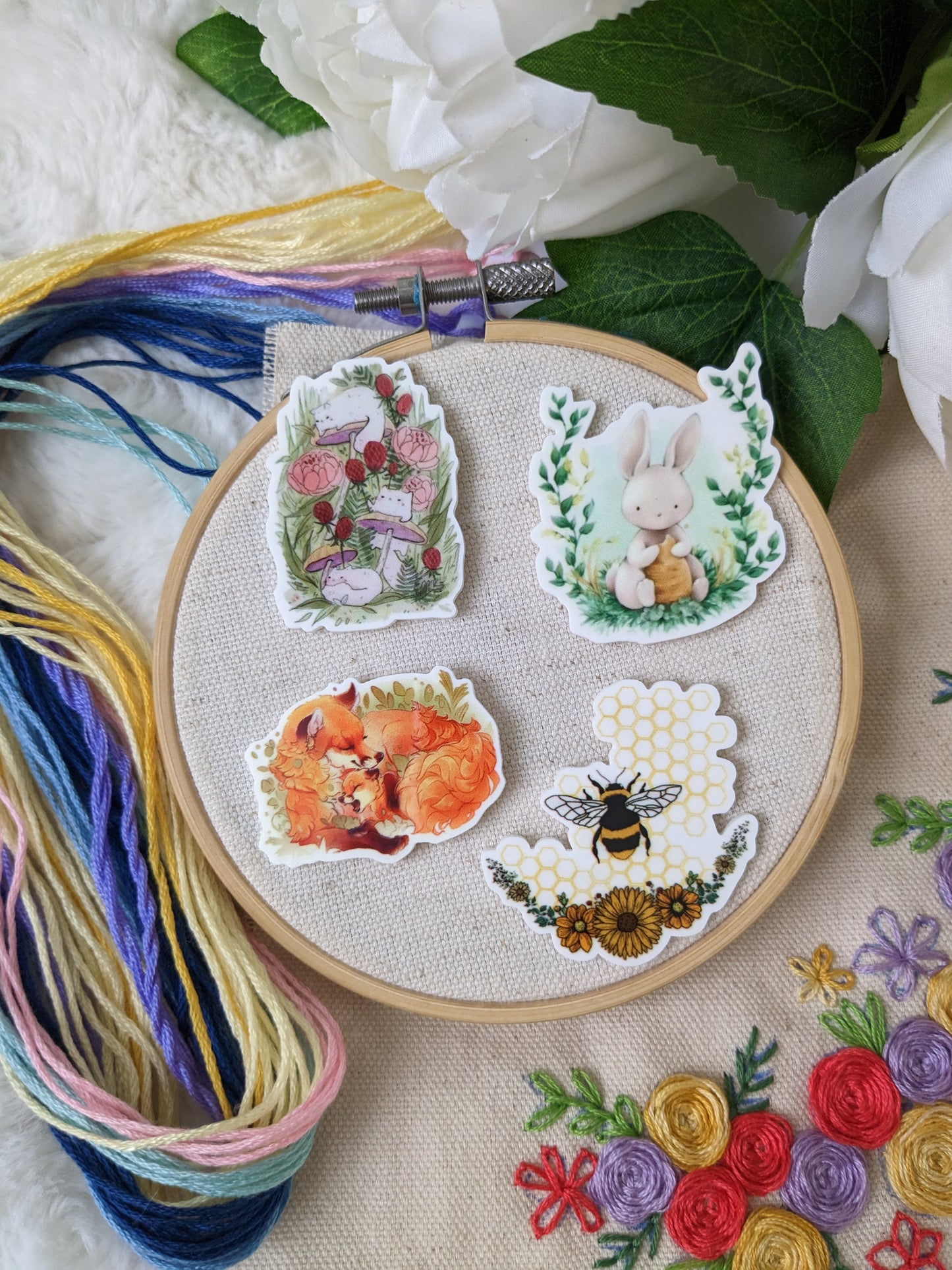 Magnetic needle holder / needle minder "Trio of cats", "Vixen and fox cub", "Bee and cells" or "Rabbit"