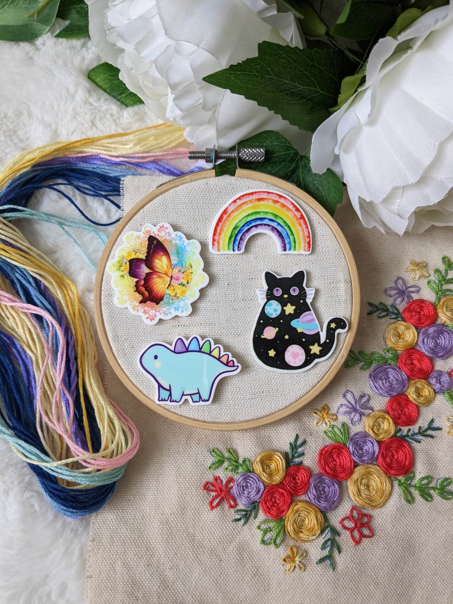 Magnetic needle holder / needle minder "Rainbow", "Pastel butterfly", "Pastel dino" or "Universe cat"