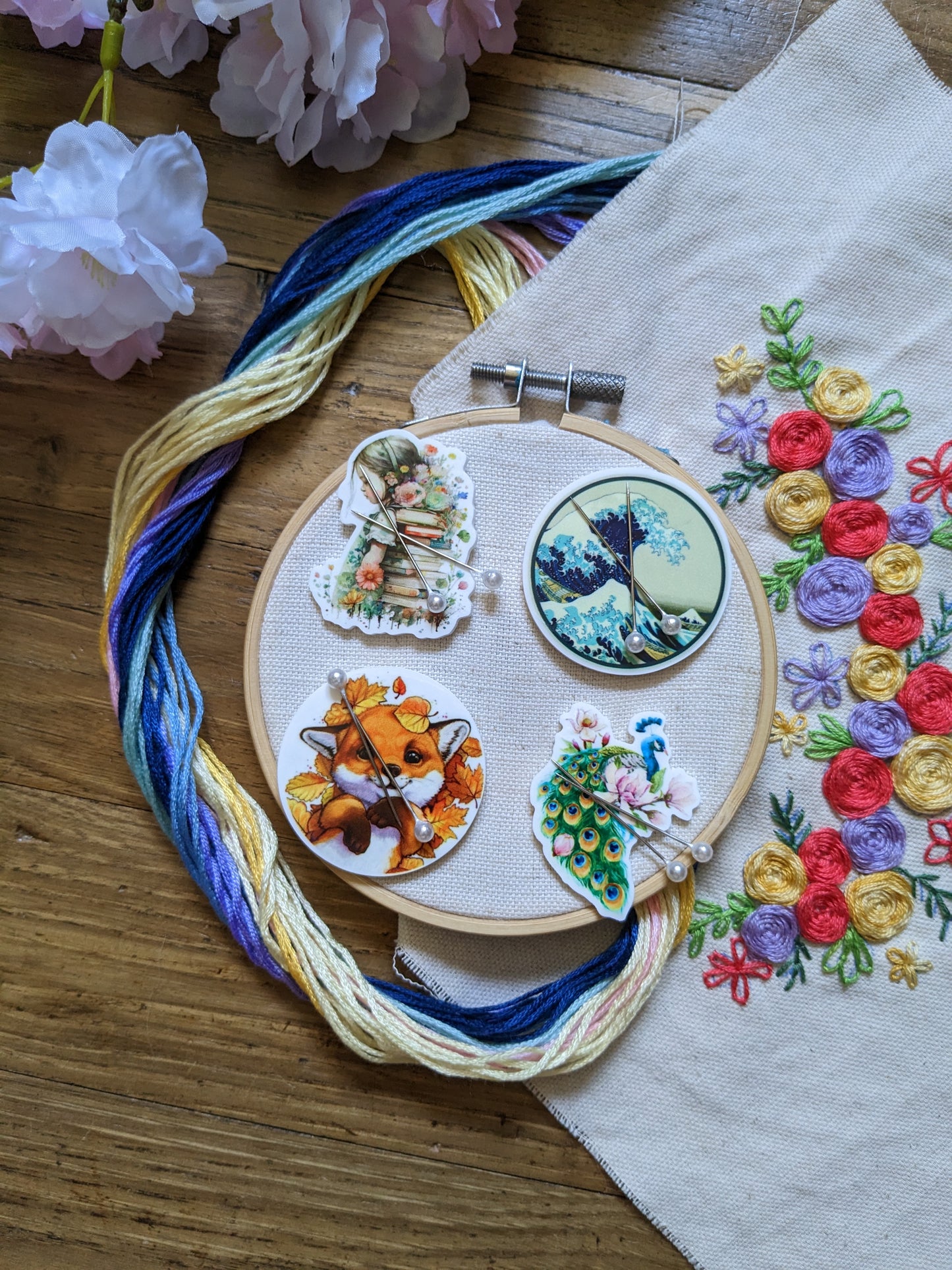 Magnetic needle holder / needle minder "Fox medallion", "Hokkusai wave", "Girl and books" or "Flowered peacock"