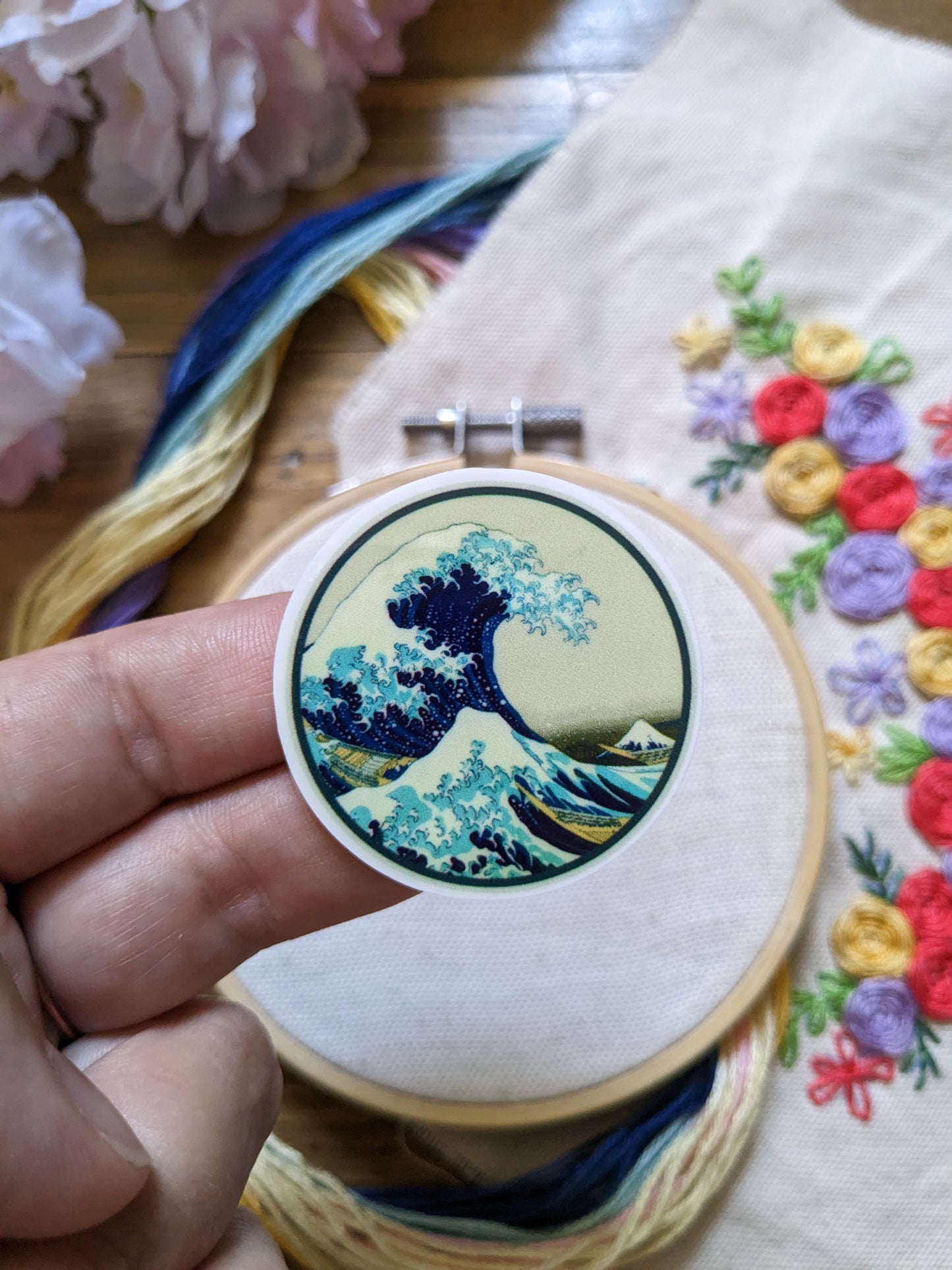 Magnetic needle holder / needle minder "Fox medallion", "Hokkusai wave", "Girl and books" or "Flowered peacock"
