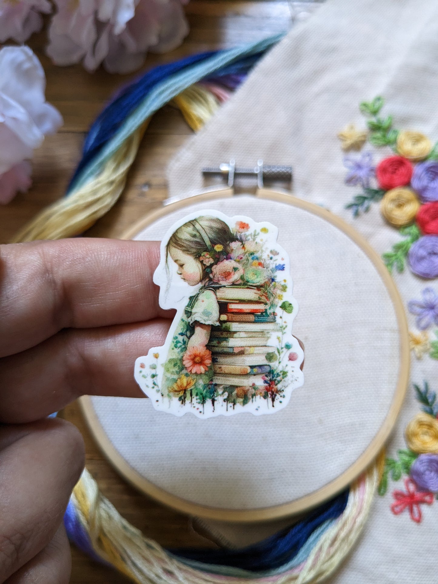 Magnetic needle holder / needle minder "Fox medallion", "Hokkusai wave", "Girl and books" or "Flowered peacock"