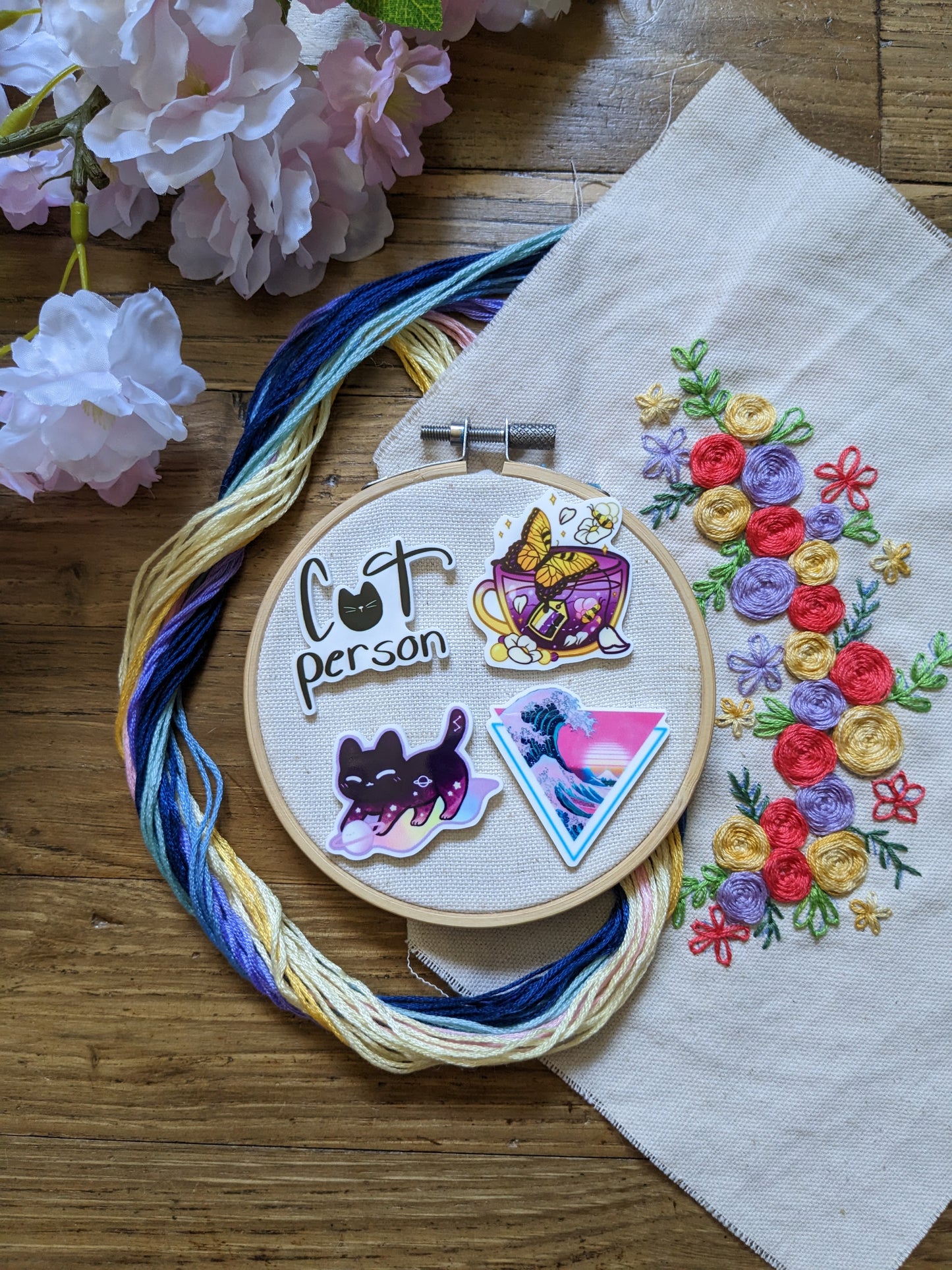 Magnetic needle holder / needle minder "Vague 80'", "Tea and butterfly", "Cat person" or "Cat and planet"
