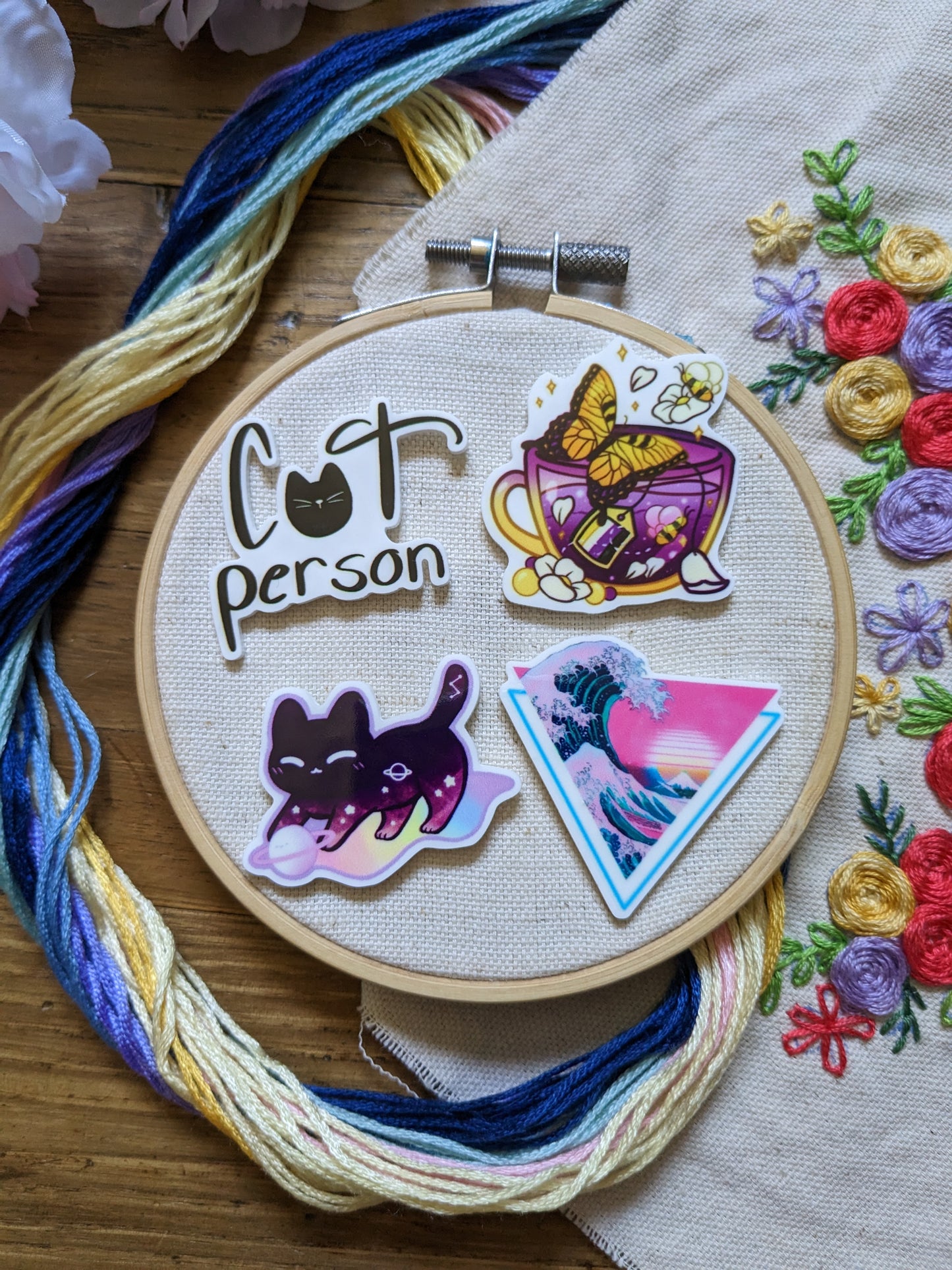 Magnetic needle holder / needle minder "Vague 80'", "Tea and butterfly", "Cat person" or "Cat and planet"