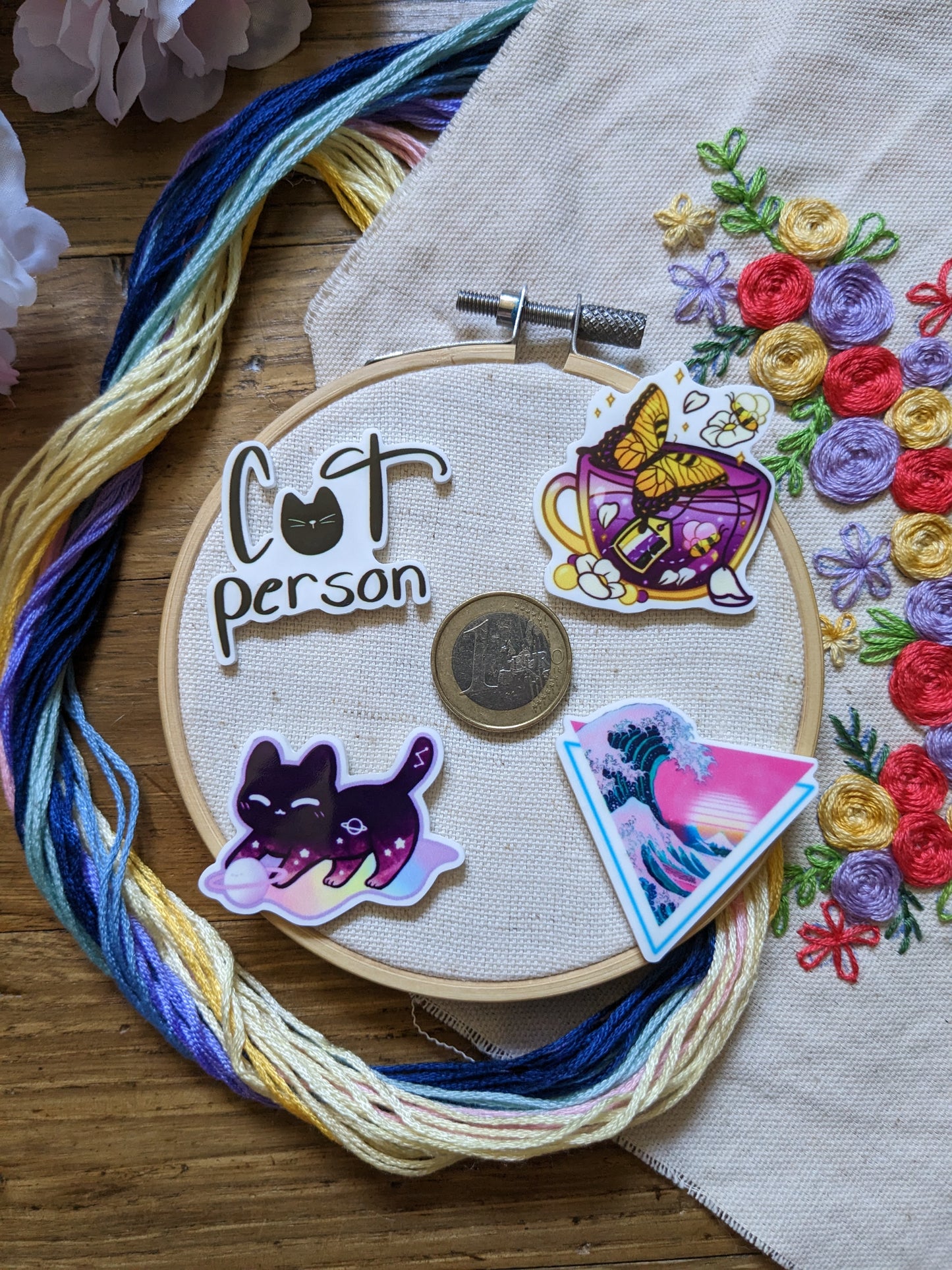 Magnetic needle holder / needle minder "Vague 80'", "Tea and butterfly", "Cat person" or "Cat and planet"