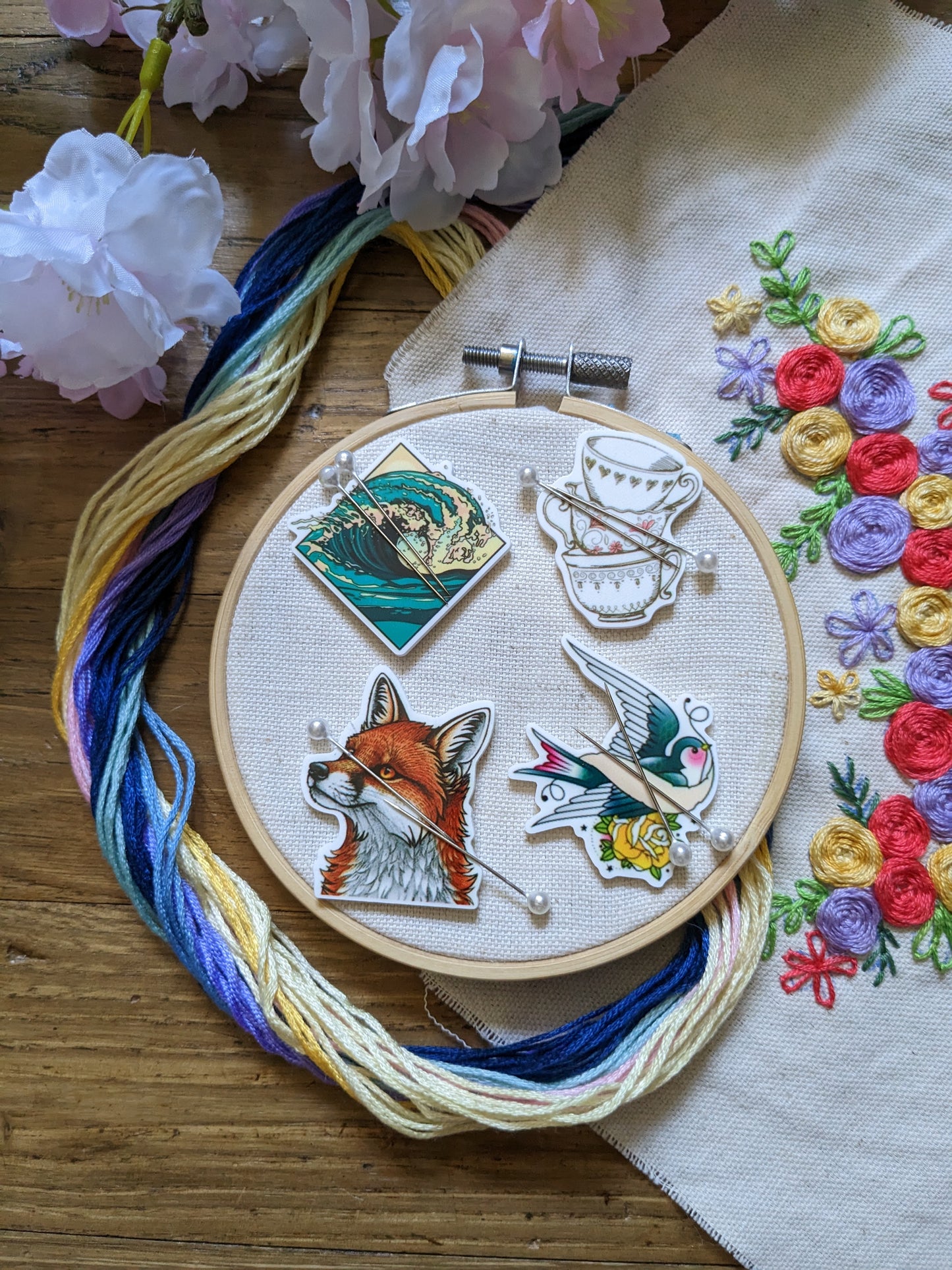 Magnetic needle holder / needle minder "Diamond wave", "Swallow", "Vintage fox" or "Cups"