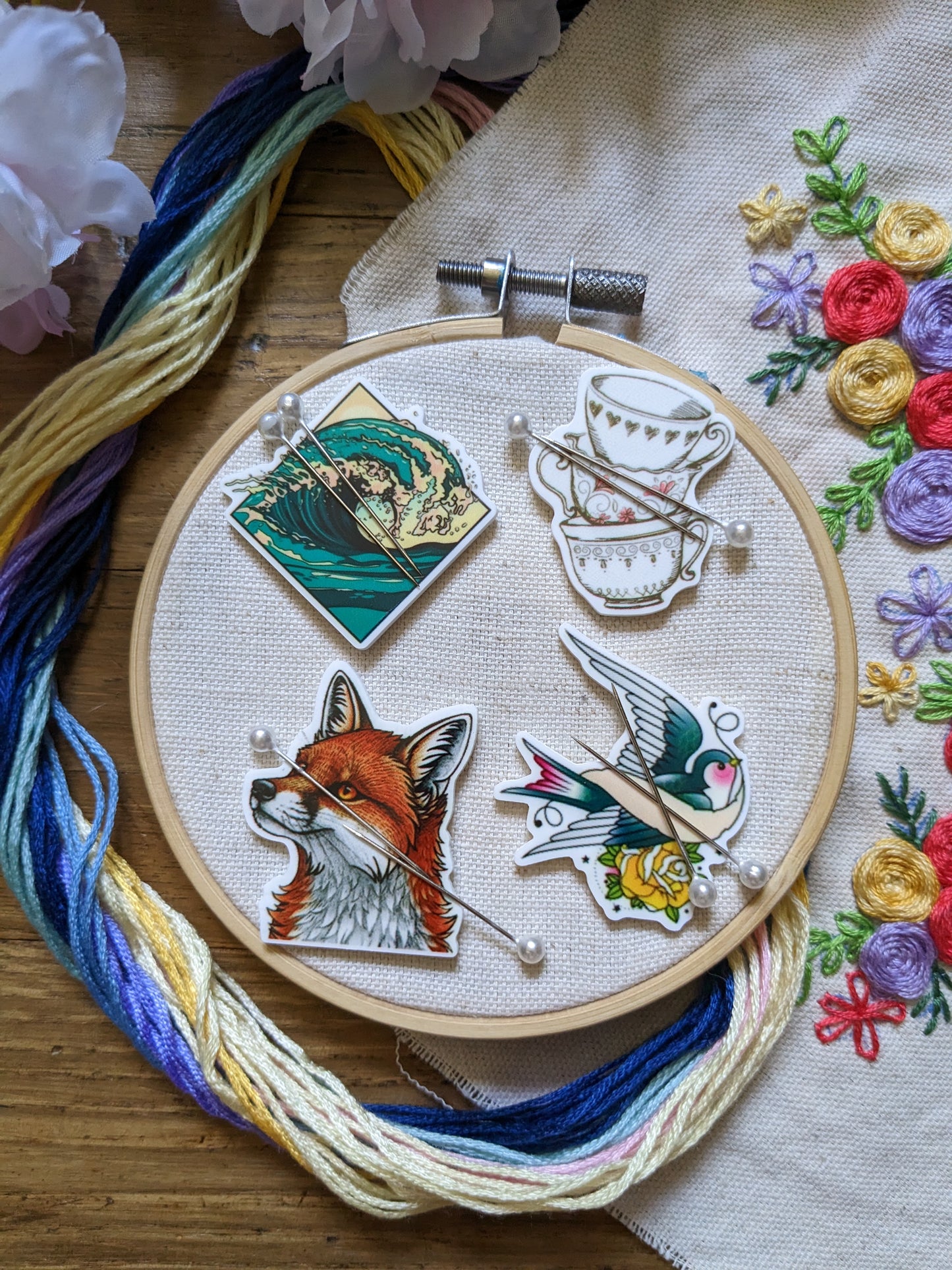 Magnetic needle holder / needle minder "Diamond wave", "Swallow", "Vintage fox" or "Cups"