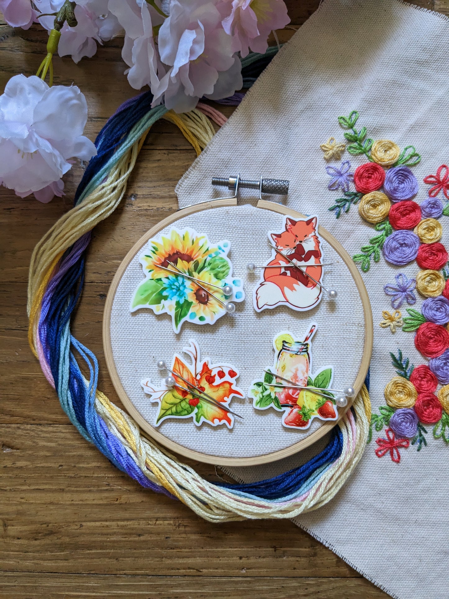 Porte aiguille aimanté / needle minder "Câlin de renard", "Tournesol", "Limonade fraise" ou "Feuilles d'automne"