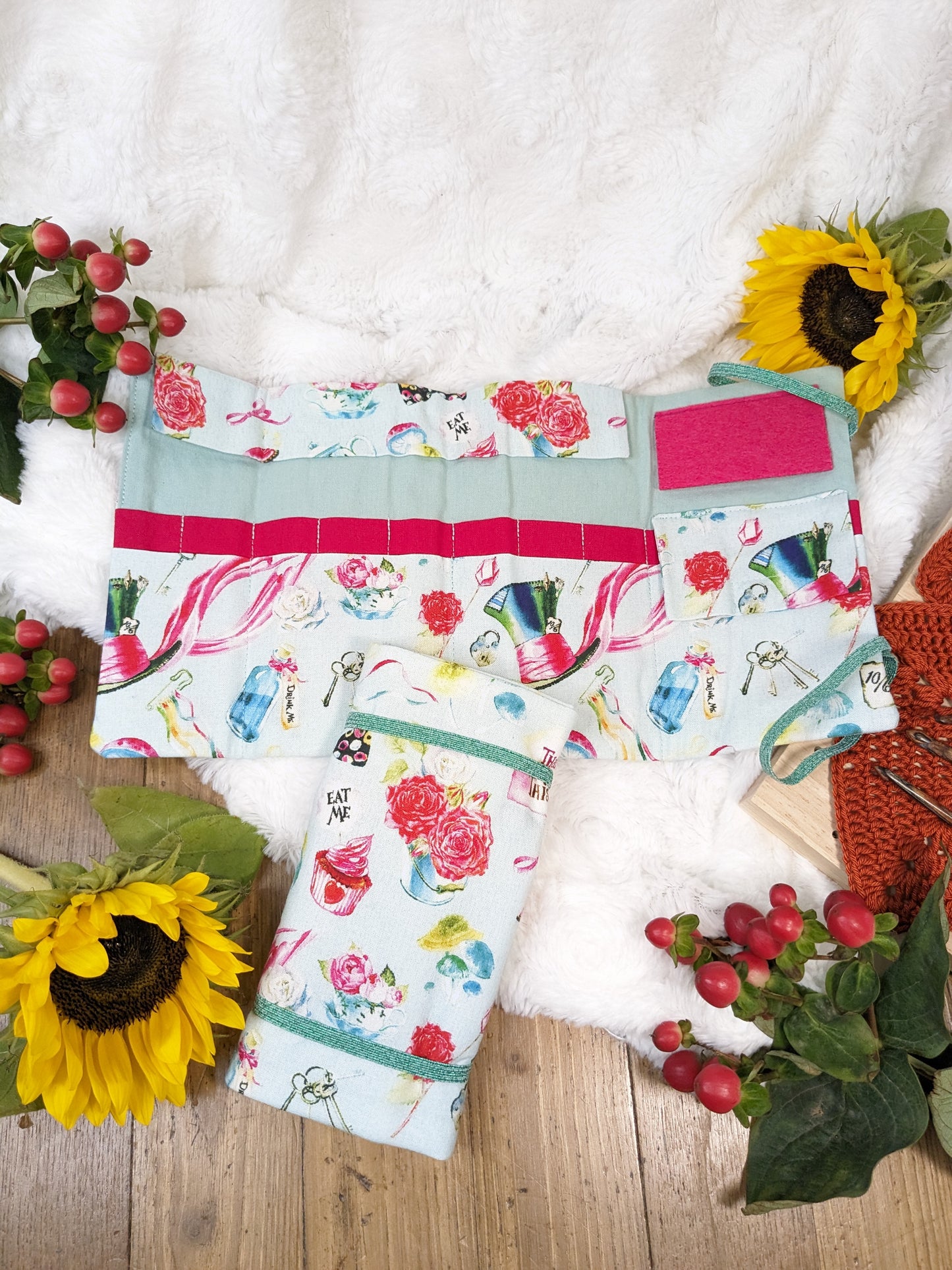 Pochette de rangement aiguilles circulairez amovibles ou crochets tunisiens motif "Wonderland"