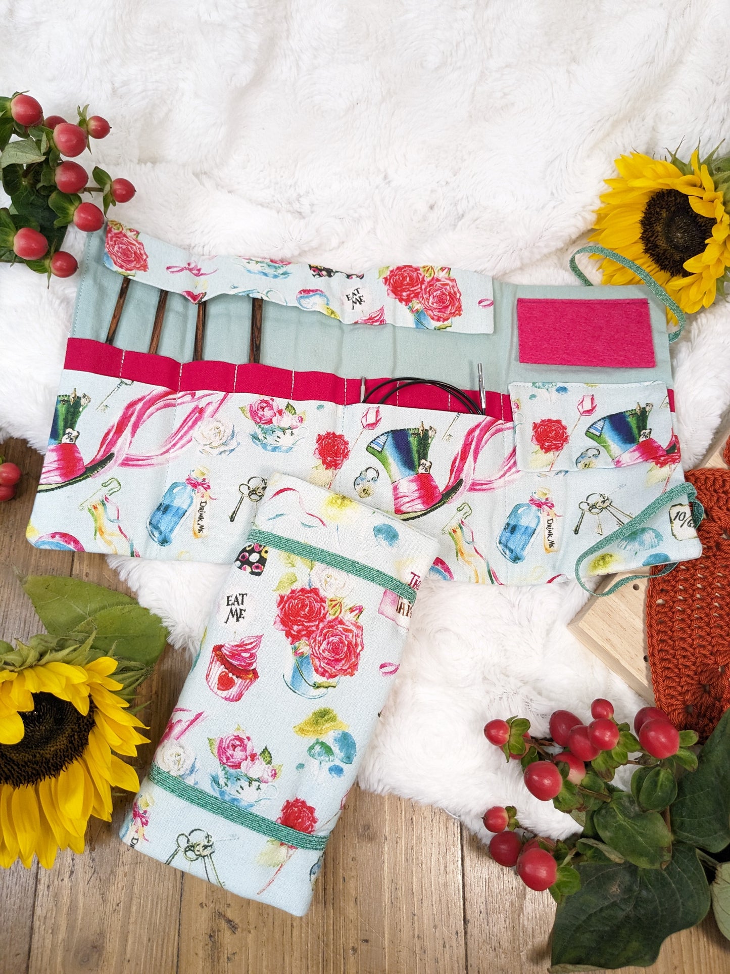 Pochette de rangement aiguilles circulairez amovibles ou crochets tunisiens motif "Wonderland"