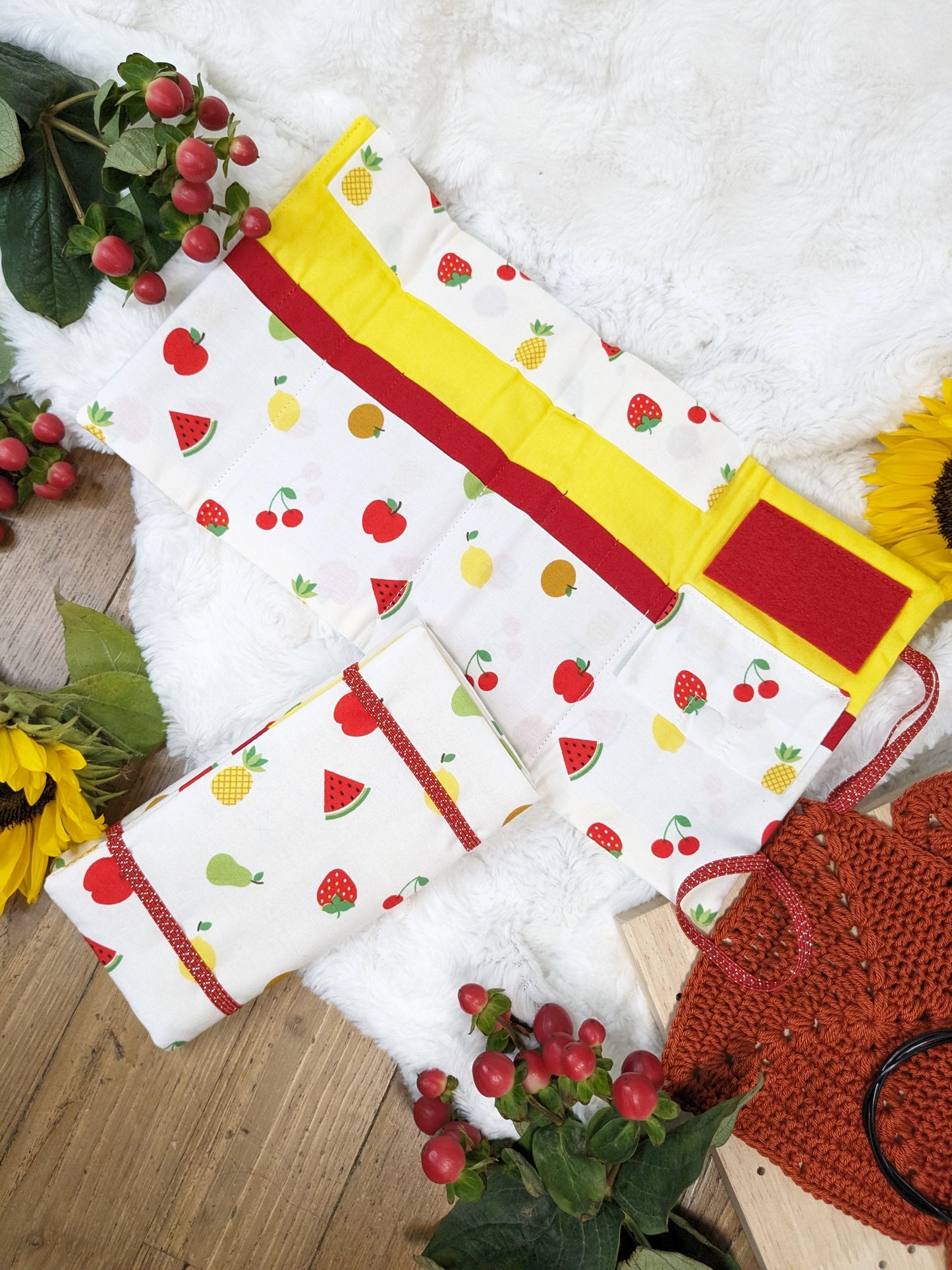 Pochette de rangement aiguilles circulaires amovibles ou crochets tunisiens motif "Fruits"