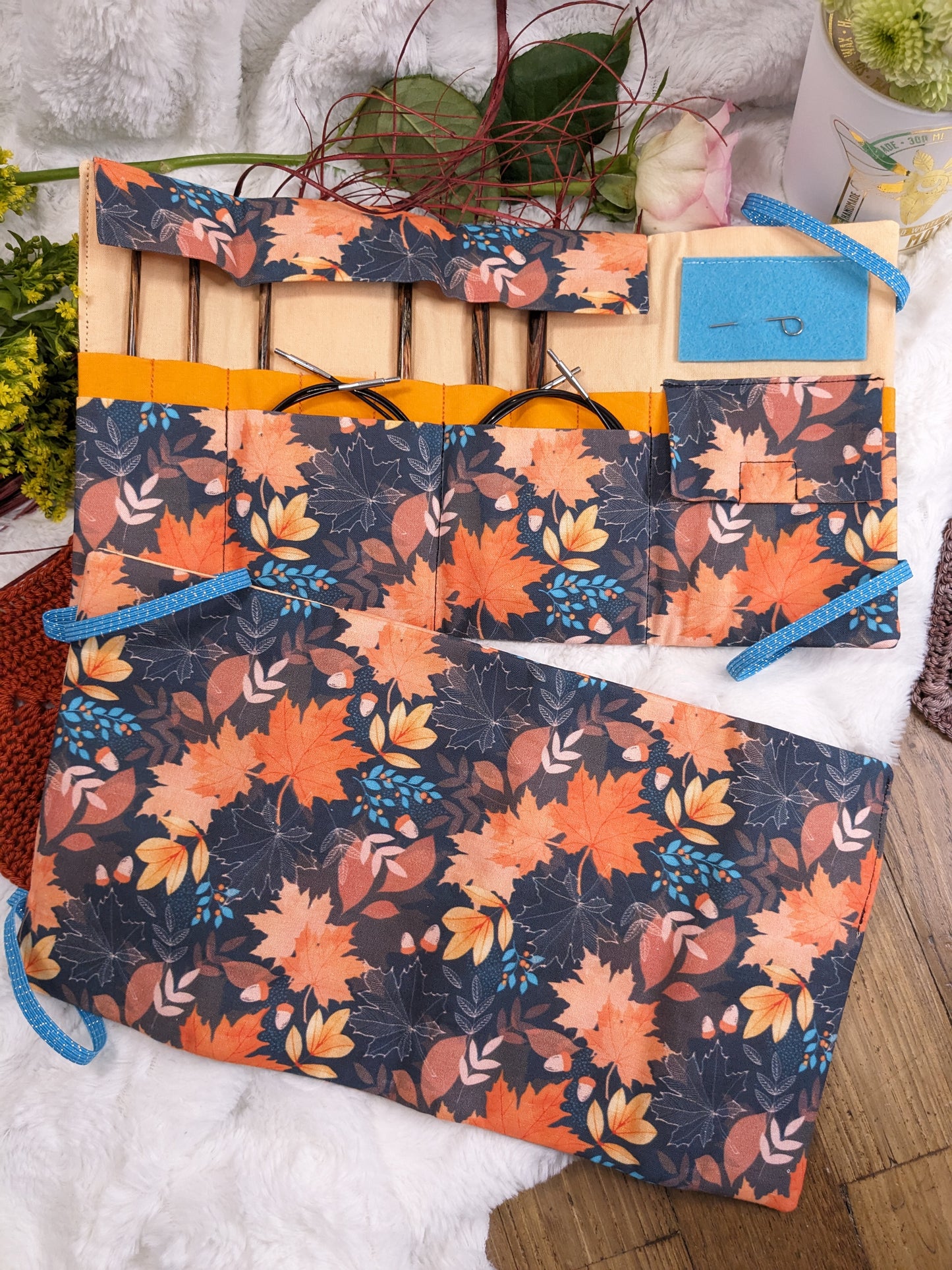Pochette de rangement aiguilles circulaires amovibles ou crochets tunisiens motif "Feuilles d'automne"