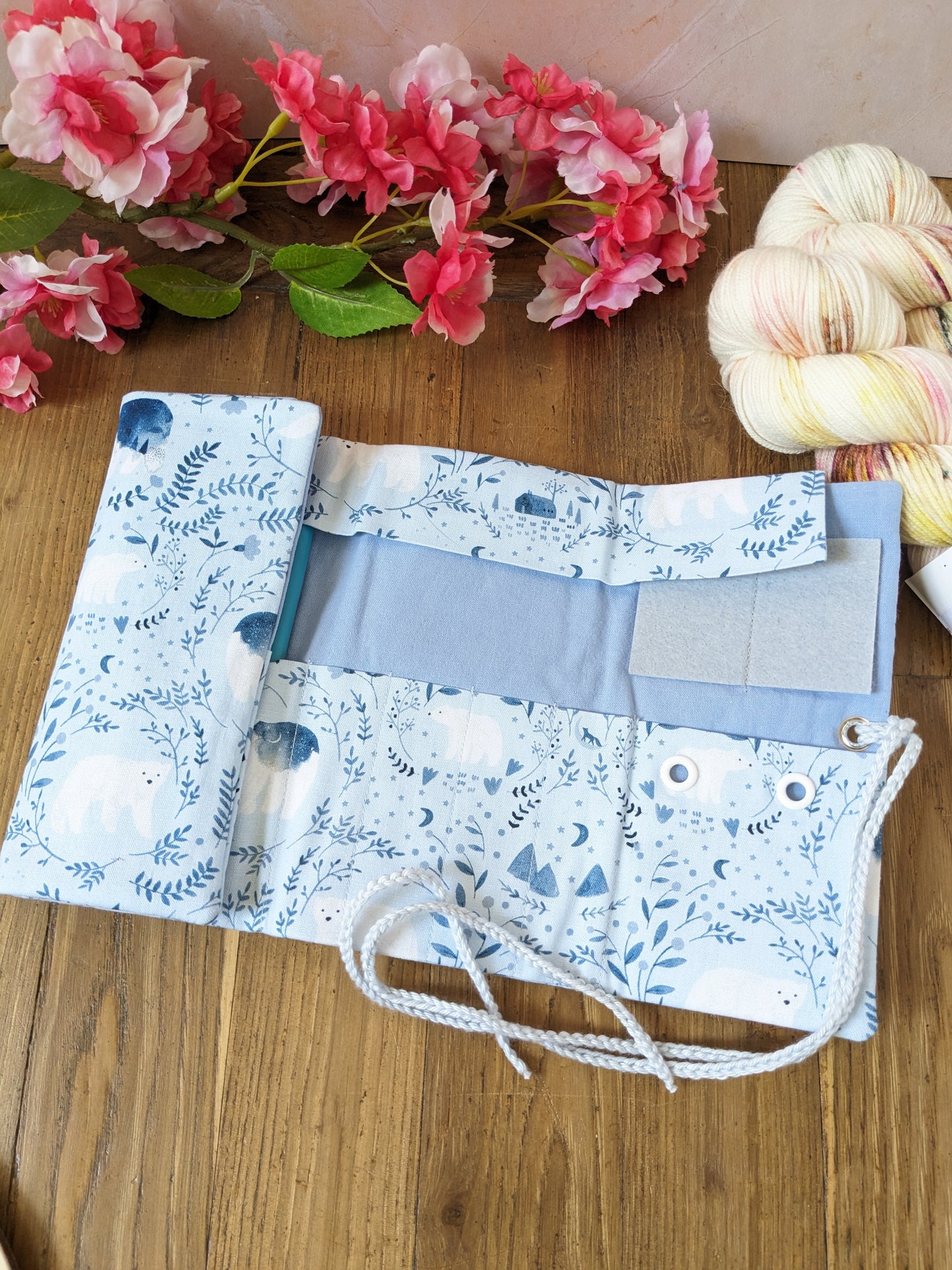 Pouch / rolling case for storing crochet hooks, "Dragonflies" pattern