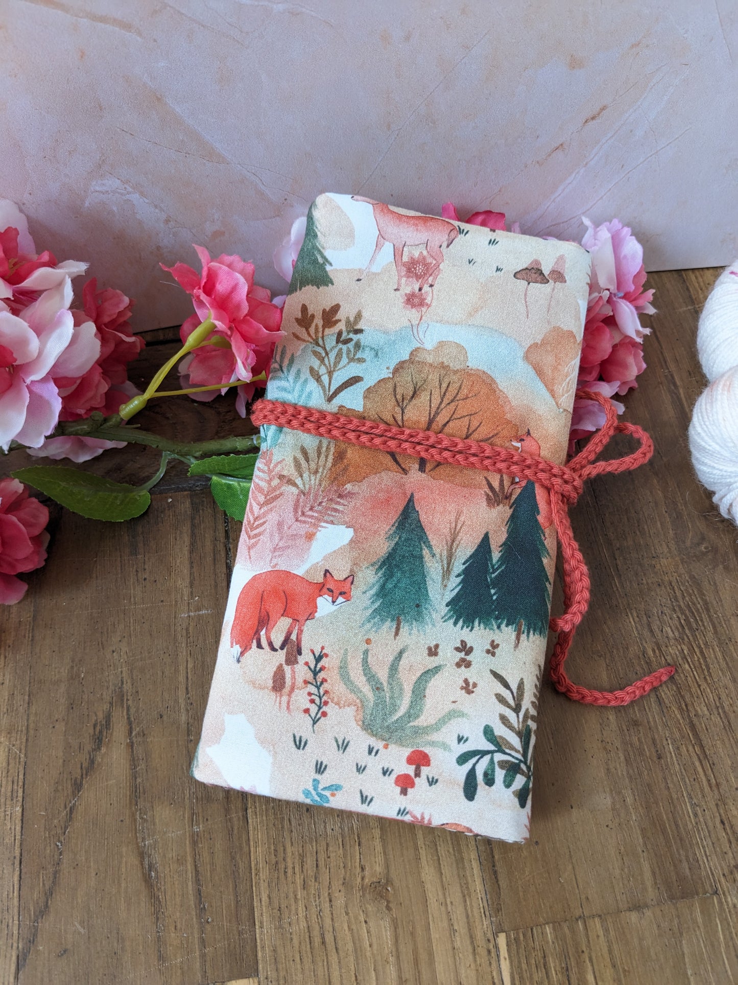 Pouch / rolling case for storing crochet hooks, "Dragonflies" pattern