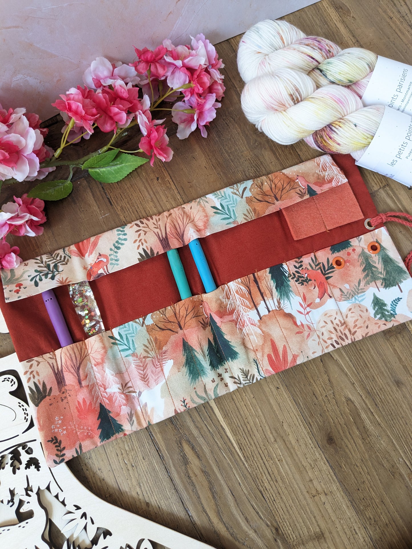 Pouch / rolling case for storing crochet hooks, "Dragonflies" pattern