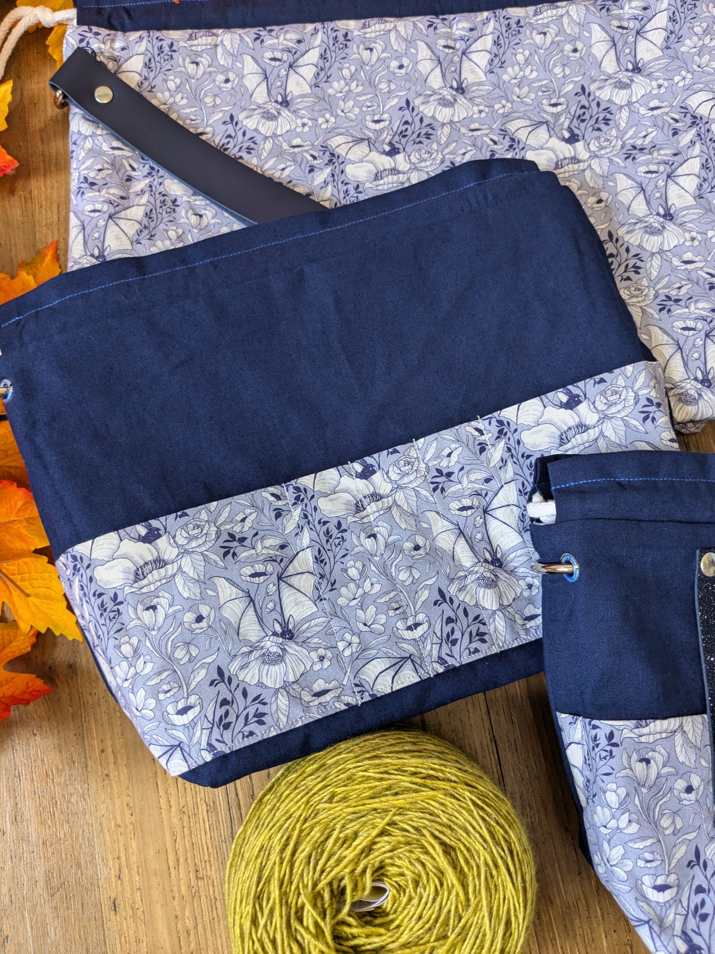 Sac à projet Basic "Chauves souris et fleurs" motif par Lixy illustration
