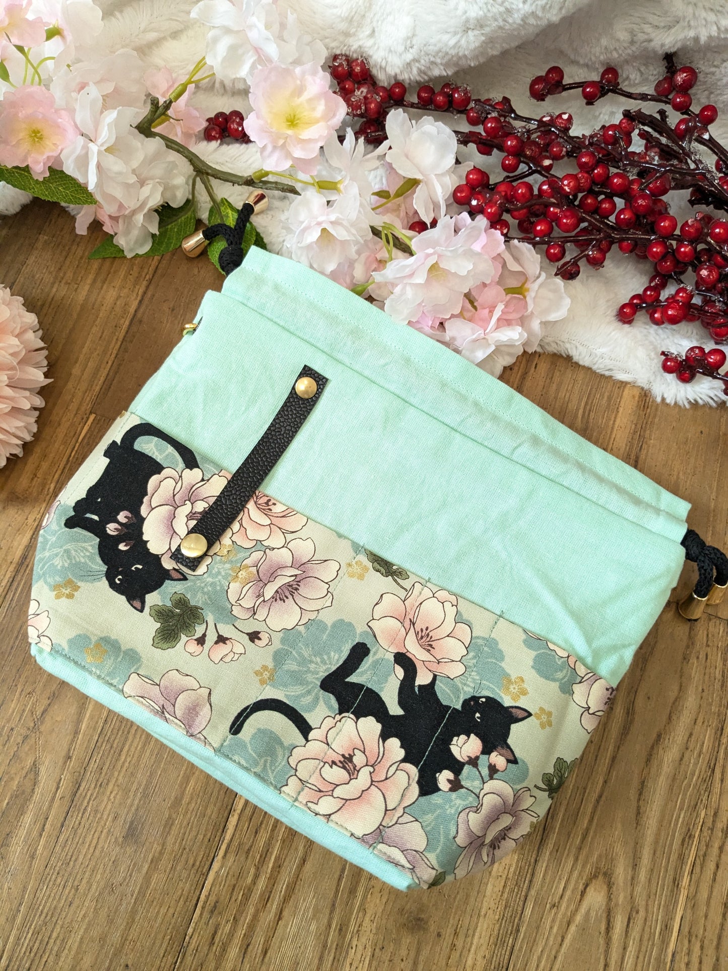Sac à projet "Chats noirs et pivoines"