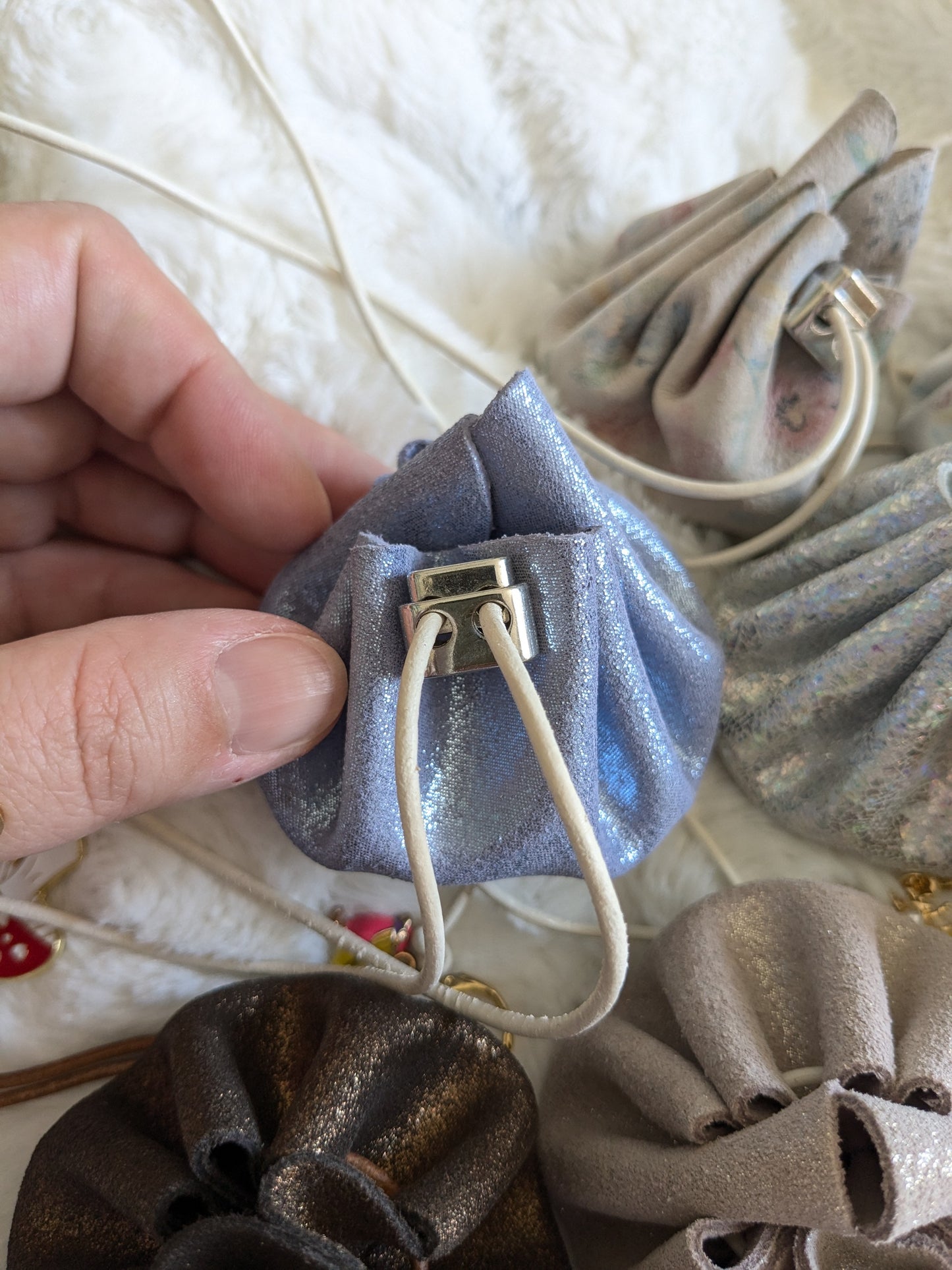 Bourse en cuir pour petits accessoires tricot