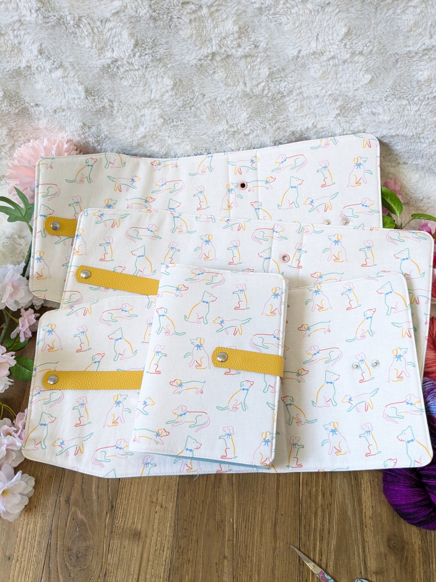 Classeur à aiguilles "Chiens multicolores" (classeur complet = couverture + structure ⚠️)