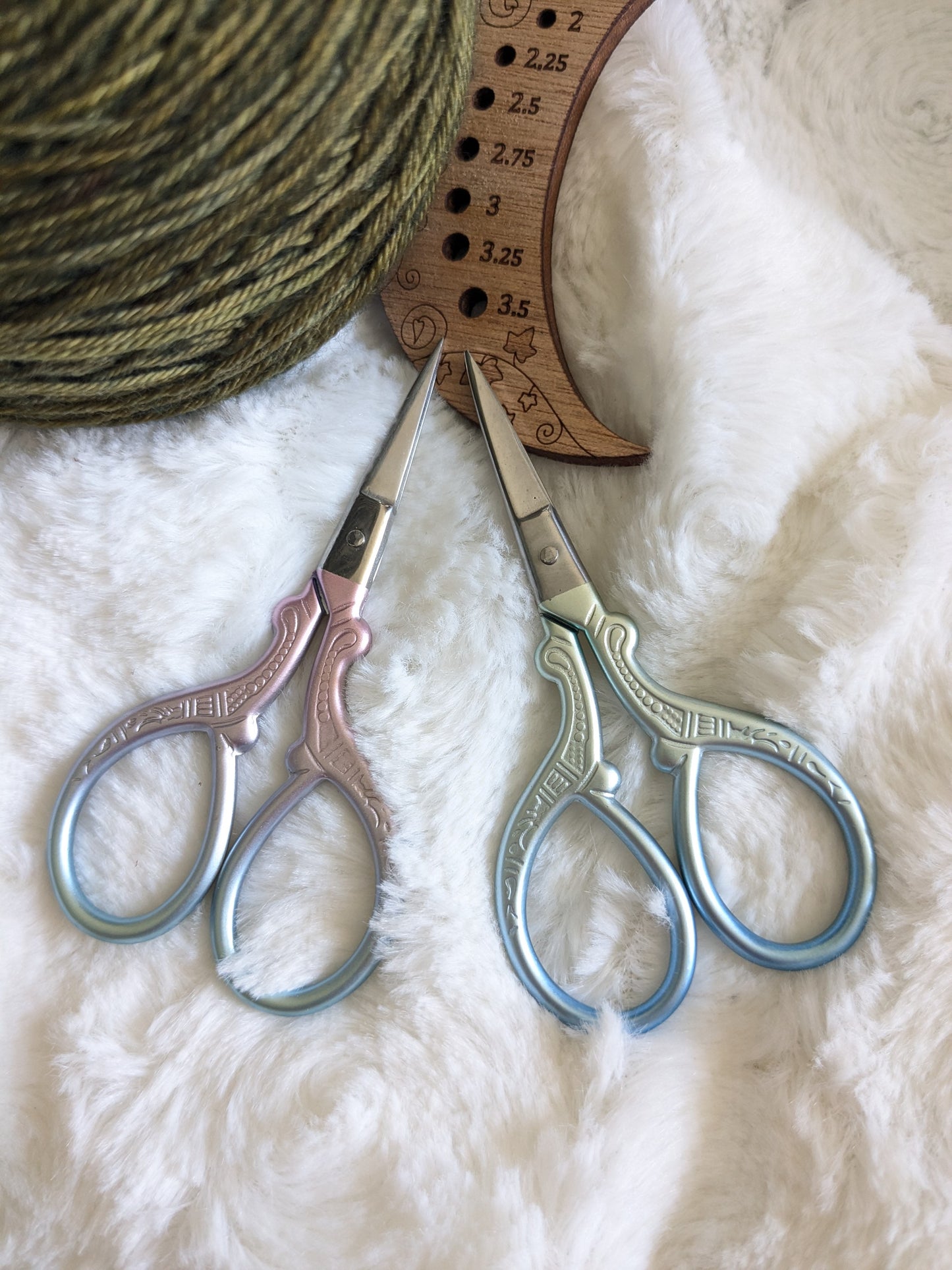 Ciseaux de broderie coloris dégradés