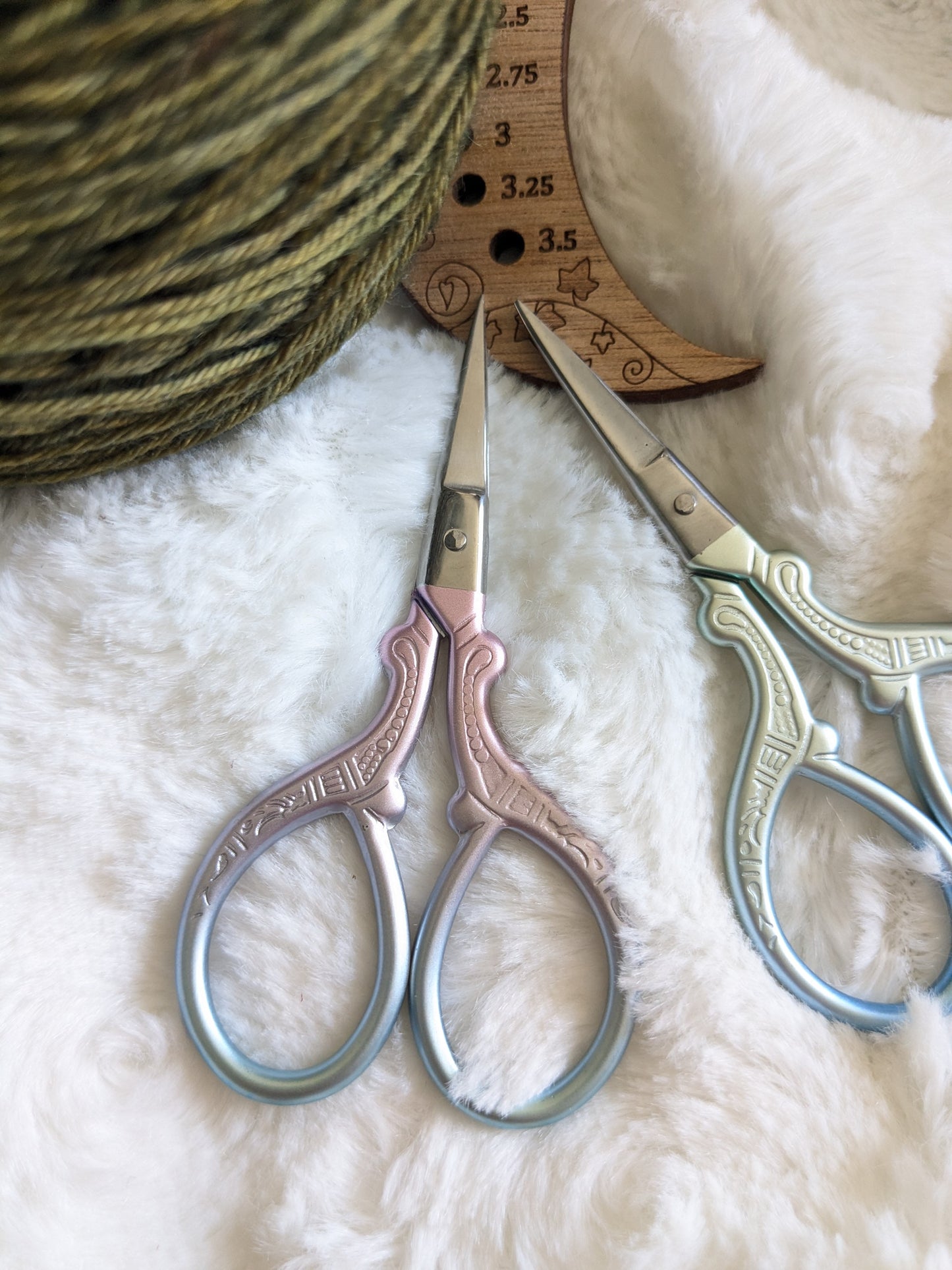 Ciseaux de broderie coloris dégradés