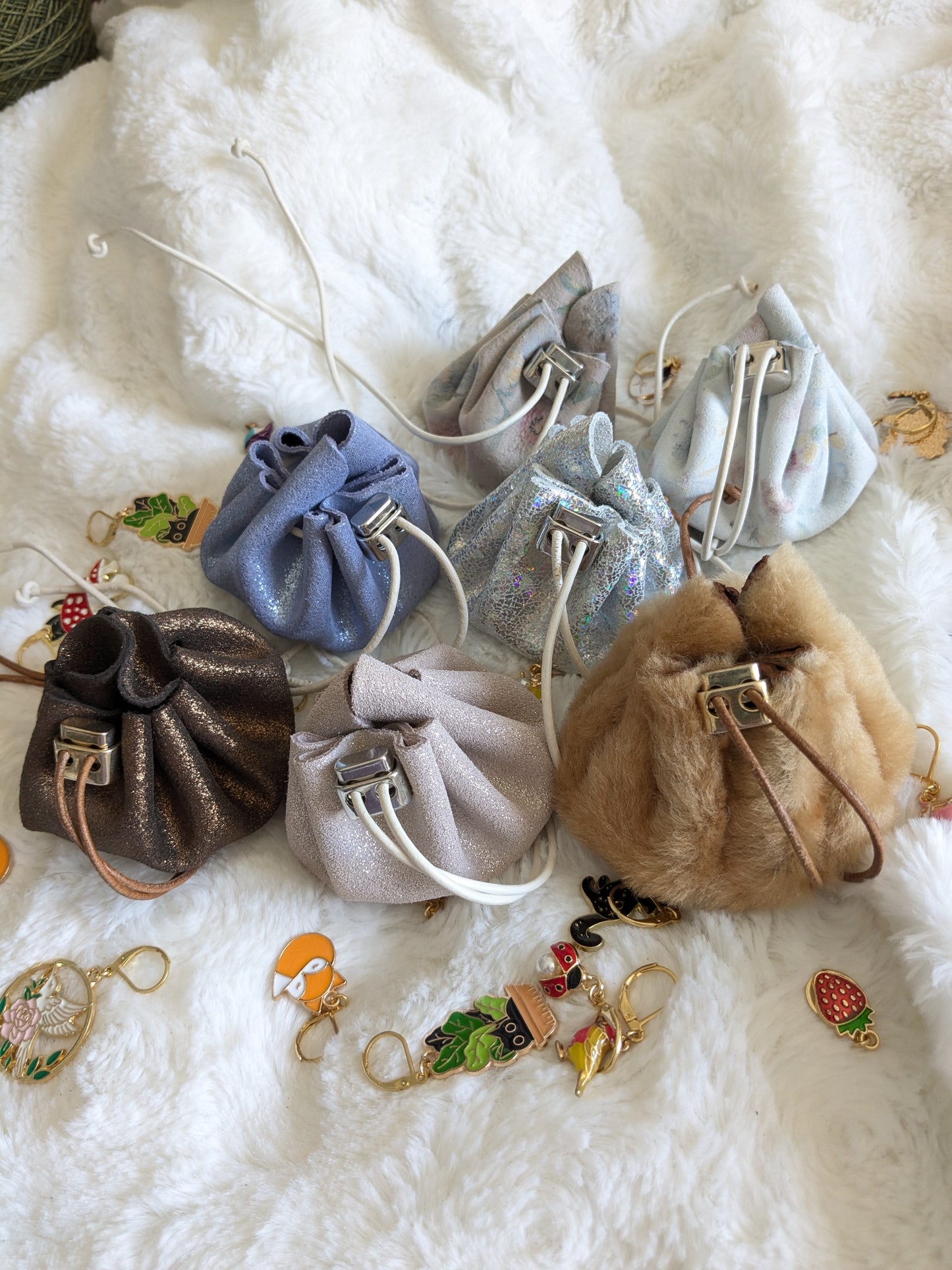 Bourse en cuir pour petits accessoires tricot