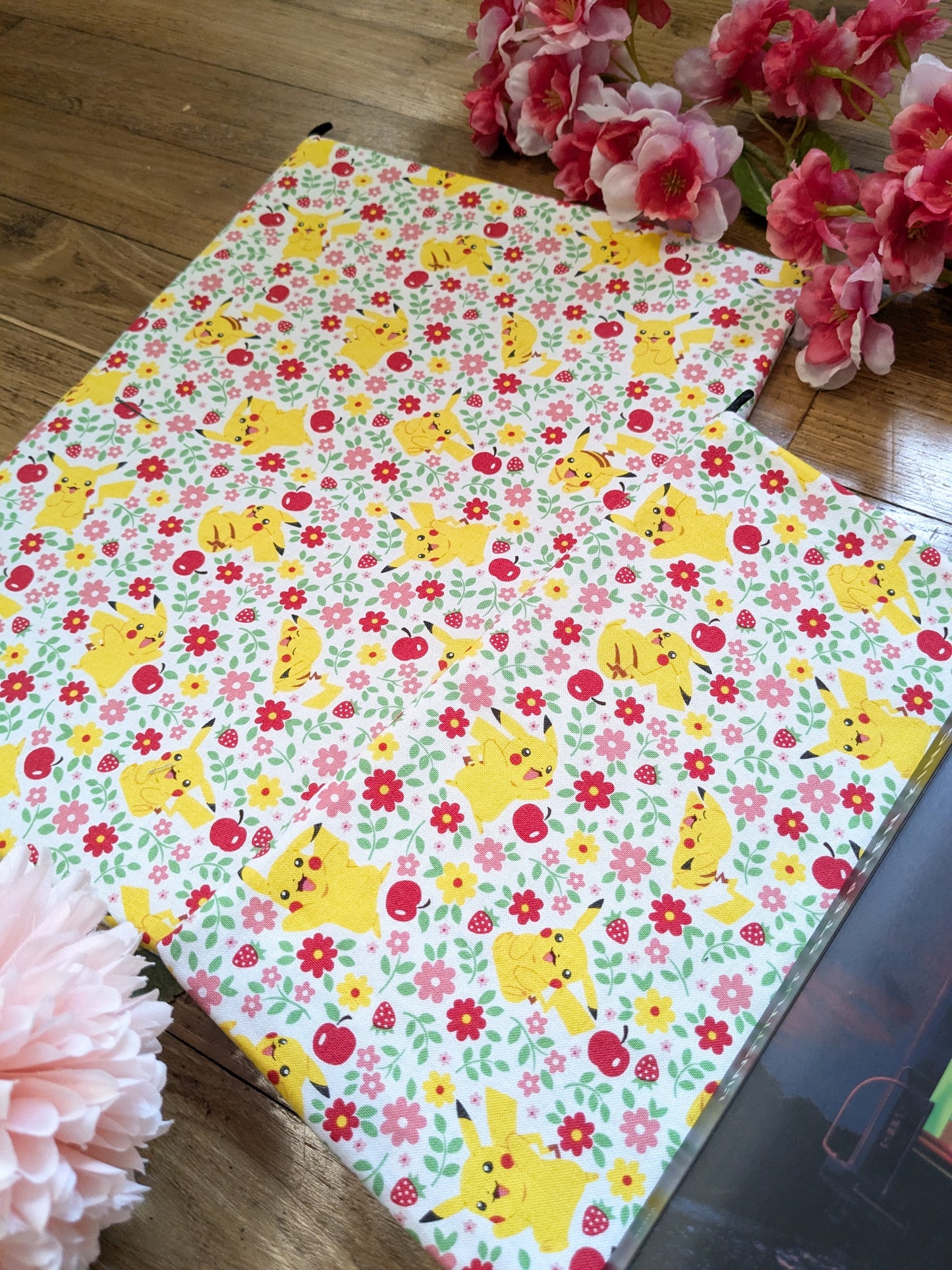 Housse de protection pour livre ou liseuse / booksleeve "Souris électrique"