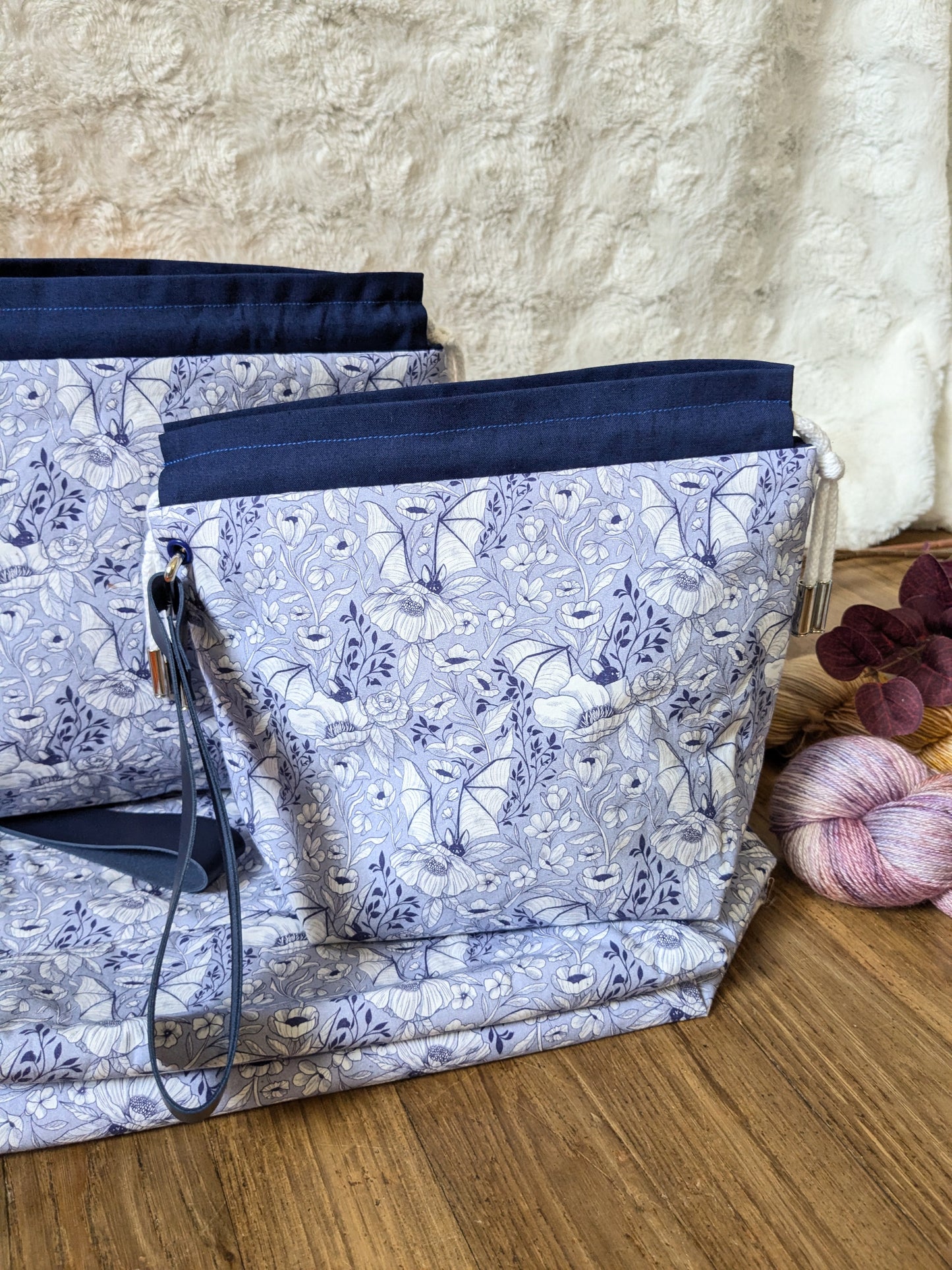 Sac à projet Basic "Chauves souris et fleurs" motif par Lixy illustration