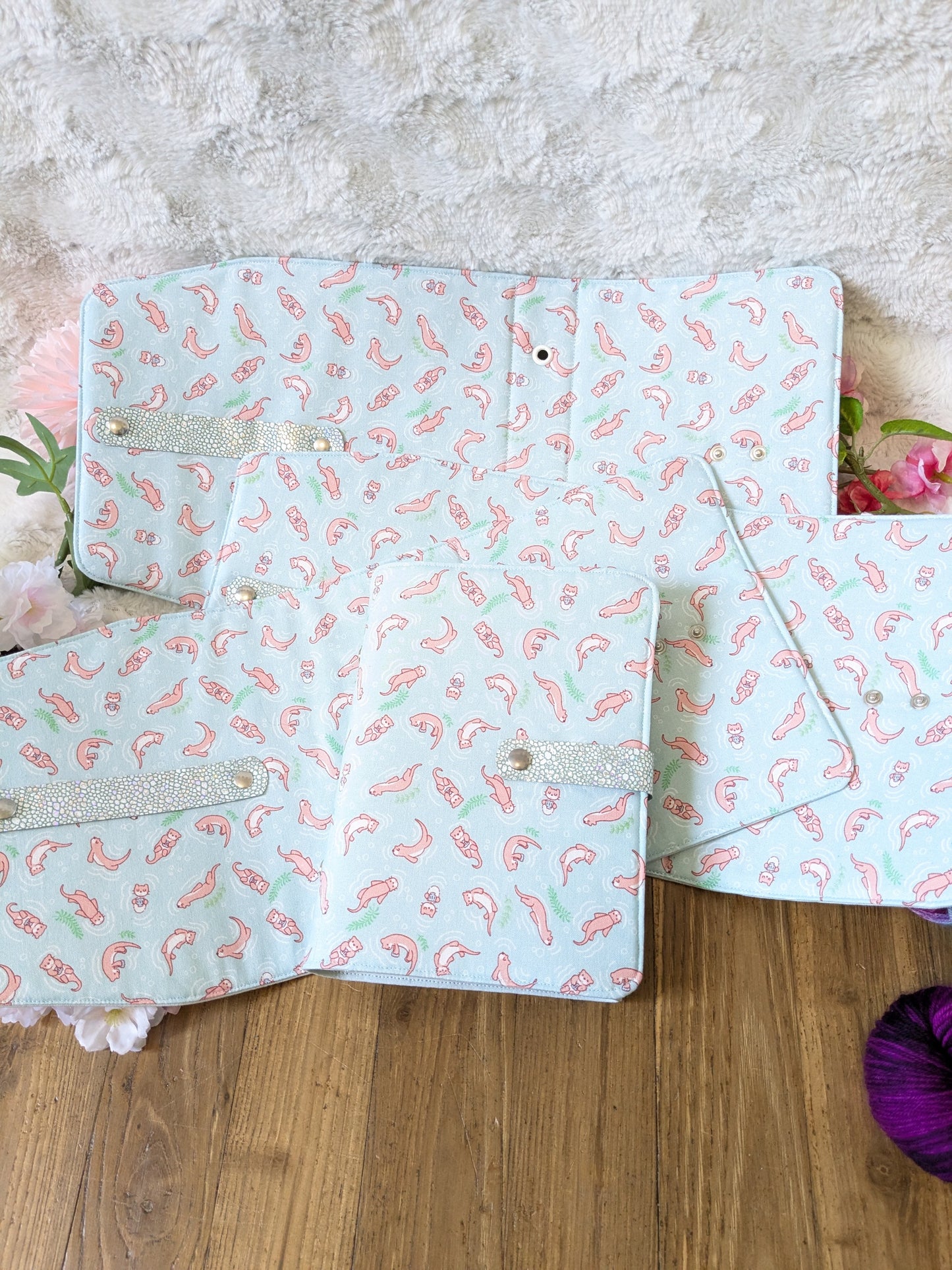 Classeur à aiguilles "Loutres" (classeur complet = couverture + structure ⚠️)