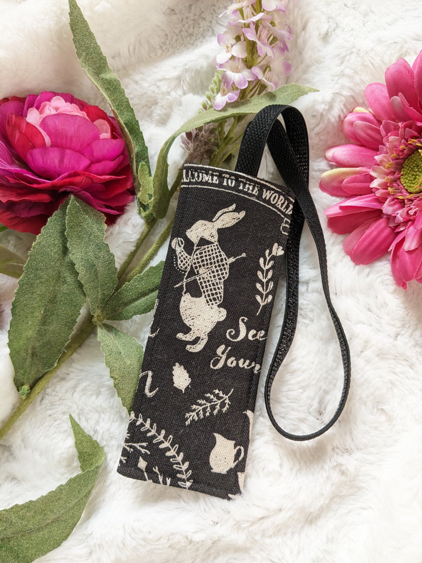 Elastic bookmark of your choice "Alice", "White Rabbit", "Hatmaker" or "Japanese Flowers"