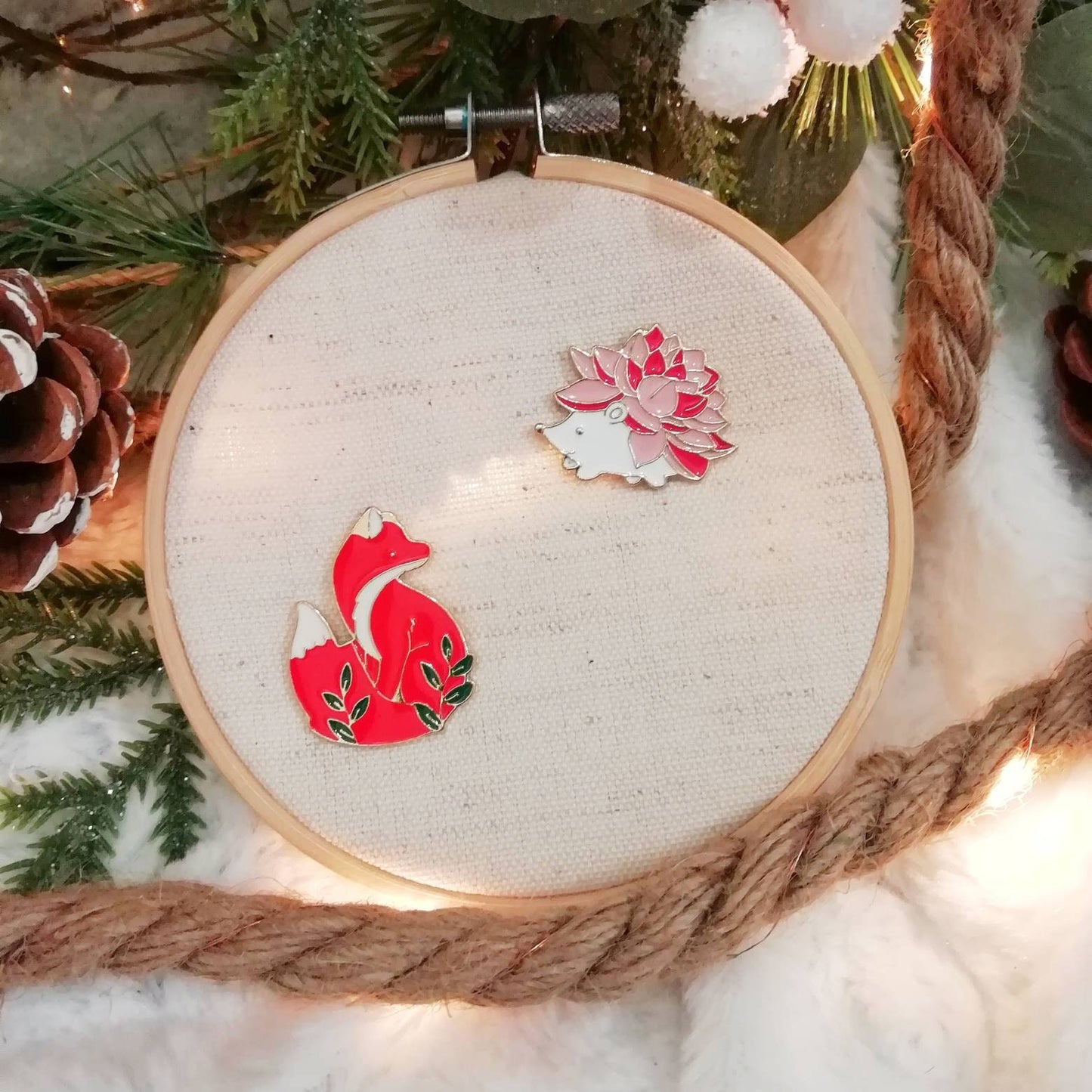 Magnetic needle holder / needle minder "Fox" and "Hedgehog"