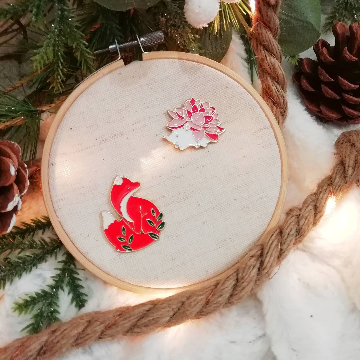 Magnetic needle holder / needle minder "Fox" and "Hedgehog"