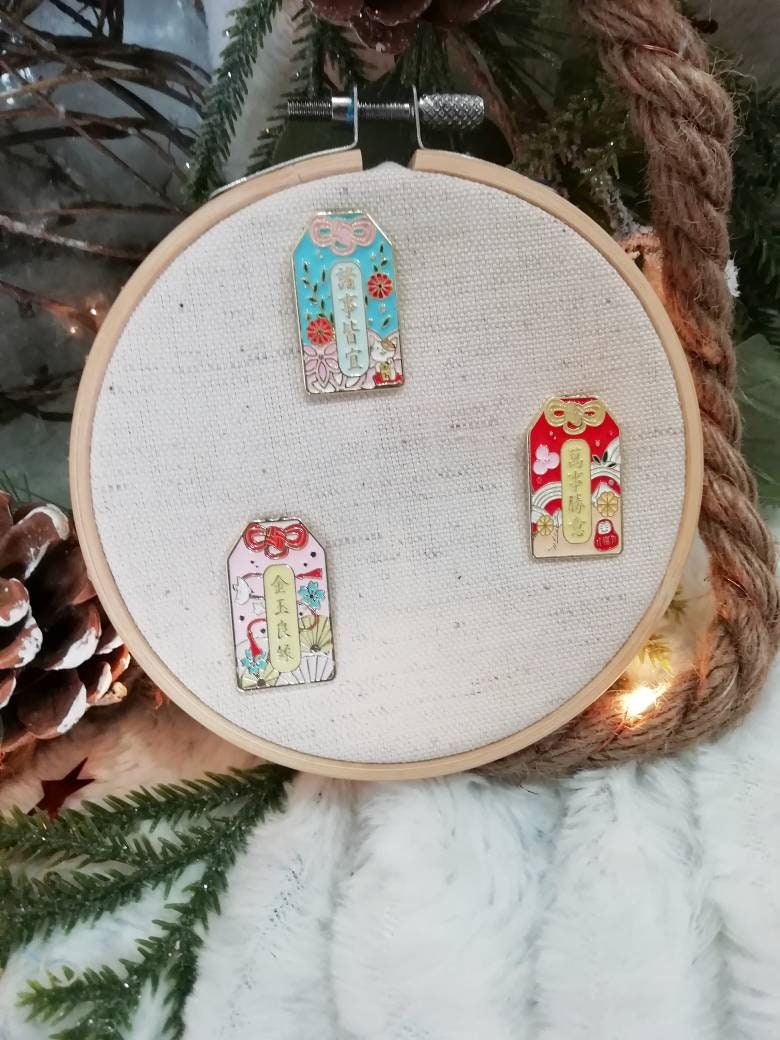 Magnetic needle holder / needle minder "Omamori pink", "Omamori red", "Omamori blue"