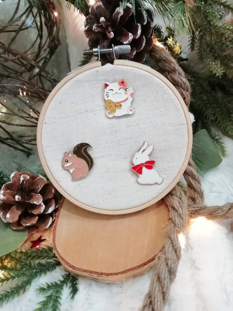 Magnetic needle holder / needle minder "Maneki neko", "Rabbit knot", "Squirrel"