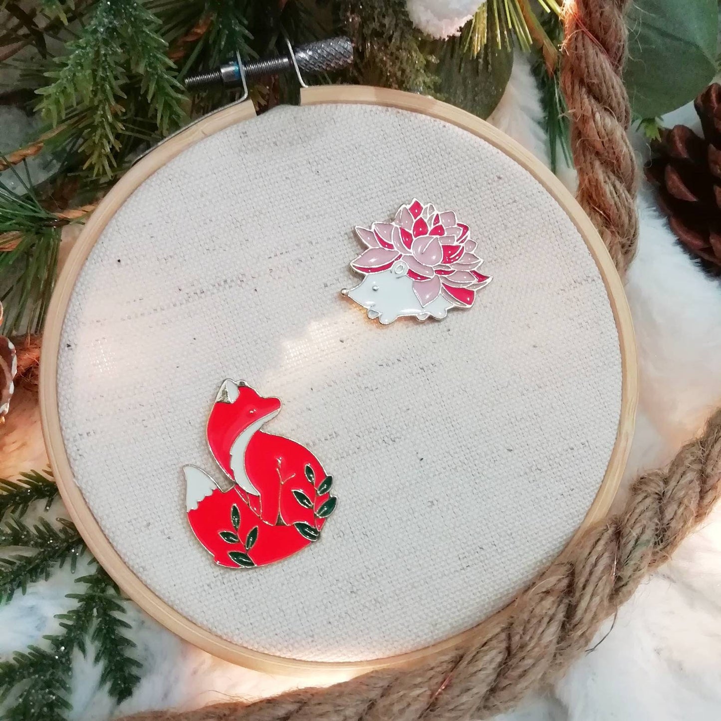Magnetic needle holder / needle minder "Fox" and "Hedgehog"