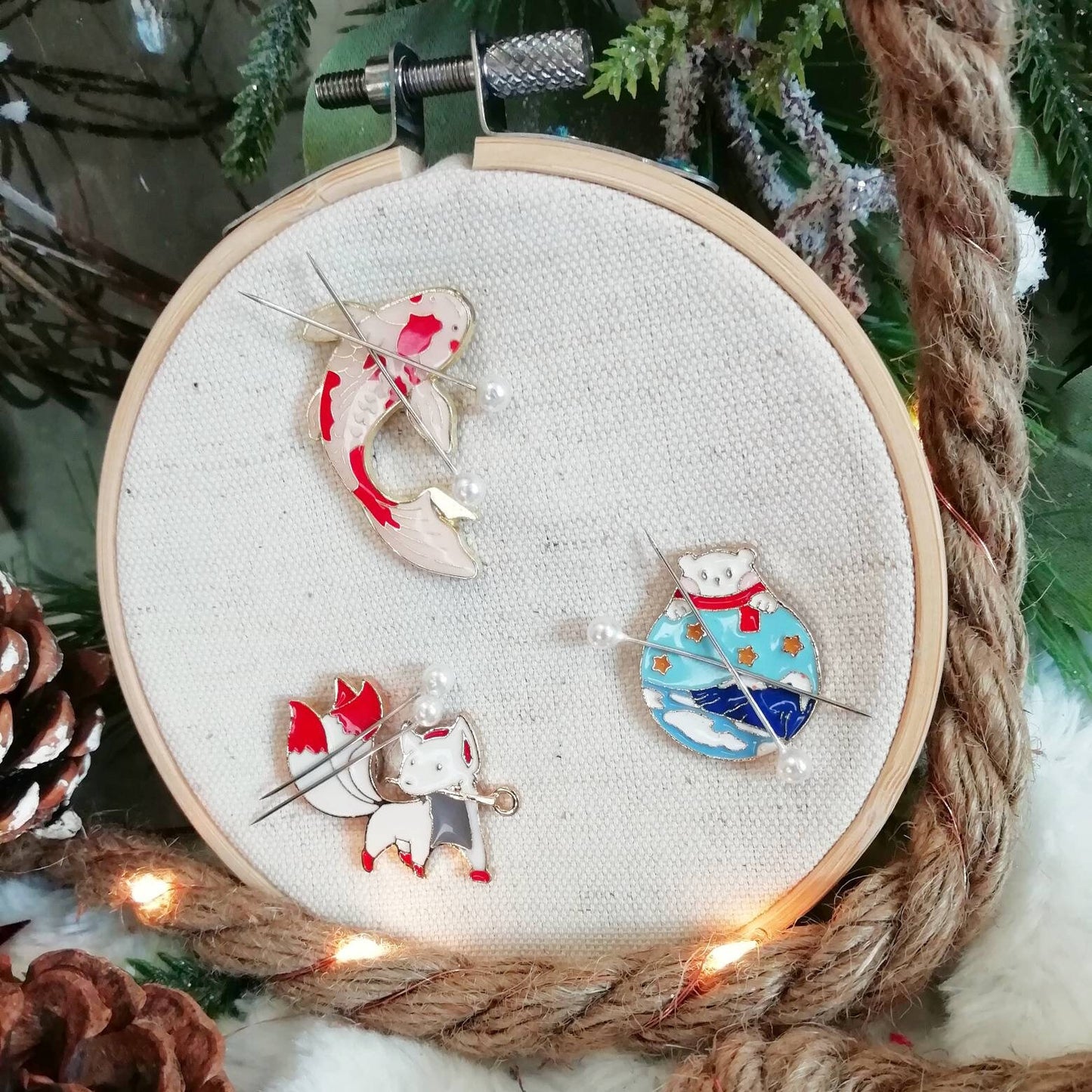 Porte aiguille aimanté / needle minder "Ours polaire", "Carpe", "Yokai"