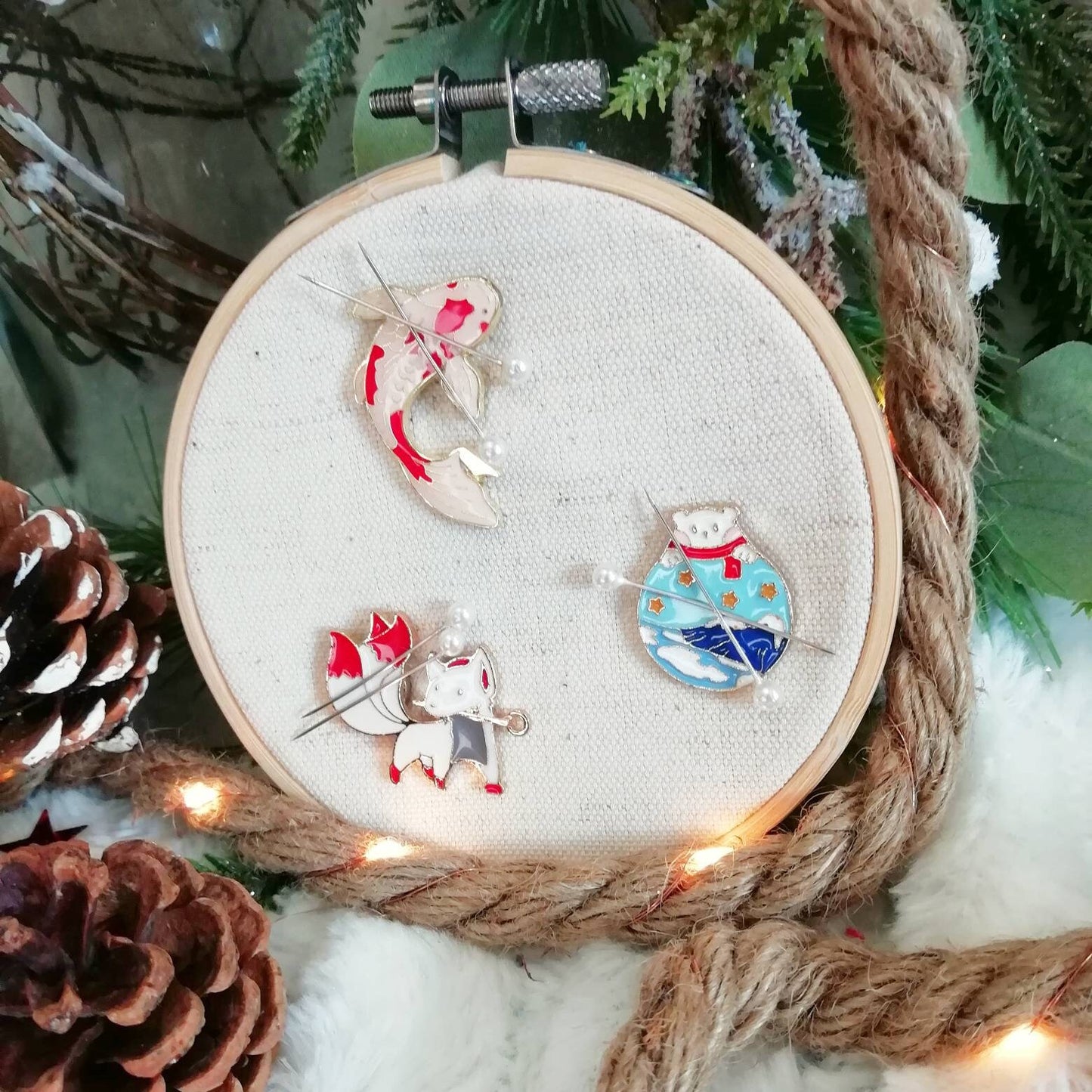Porte aiguille aimanté / needle minder "Ours polaire", "Carpe", "Yokai"